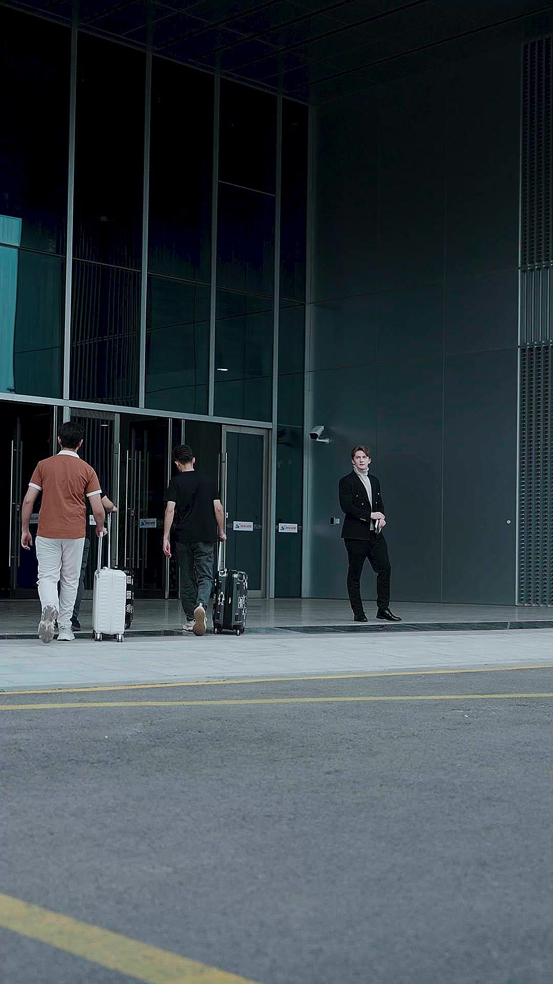 غيابي أشعل الندم