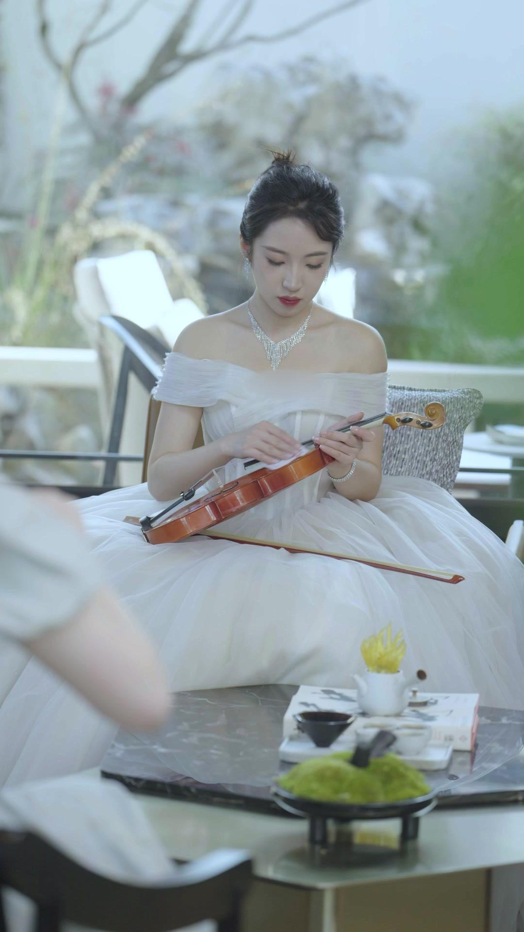 PAPA MILLIARDAIRE, FOU D'AMOUR