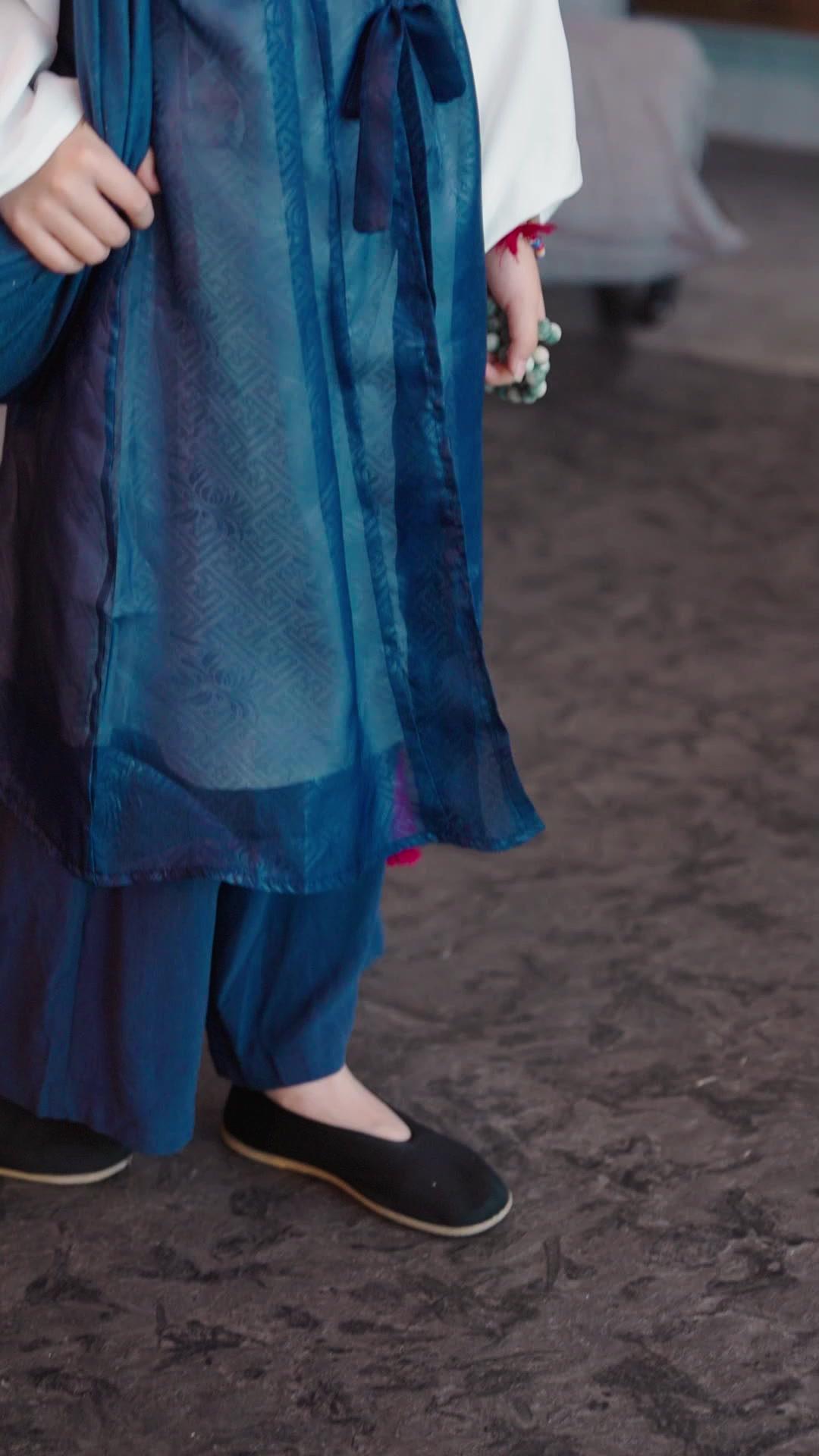 How to Tame a Tiny Tycoon