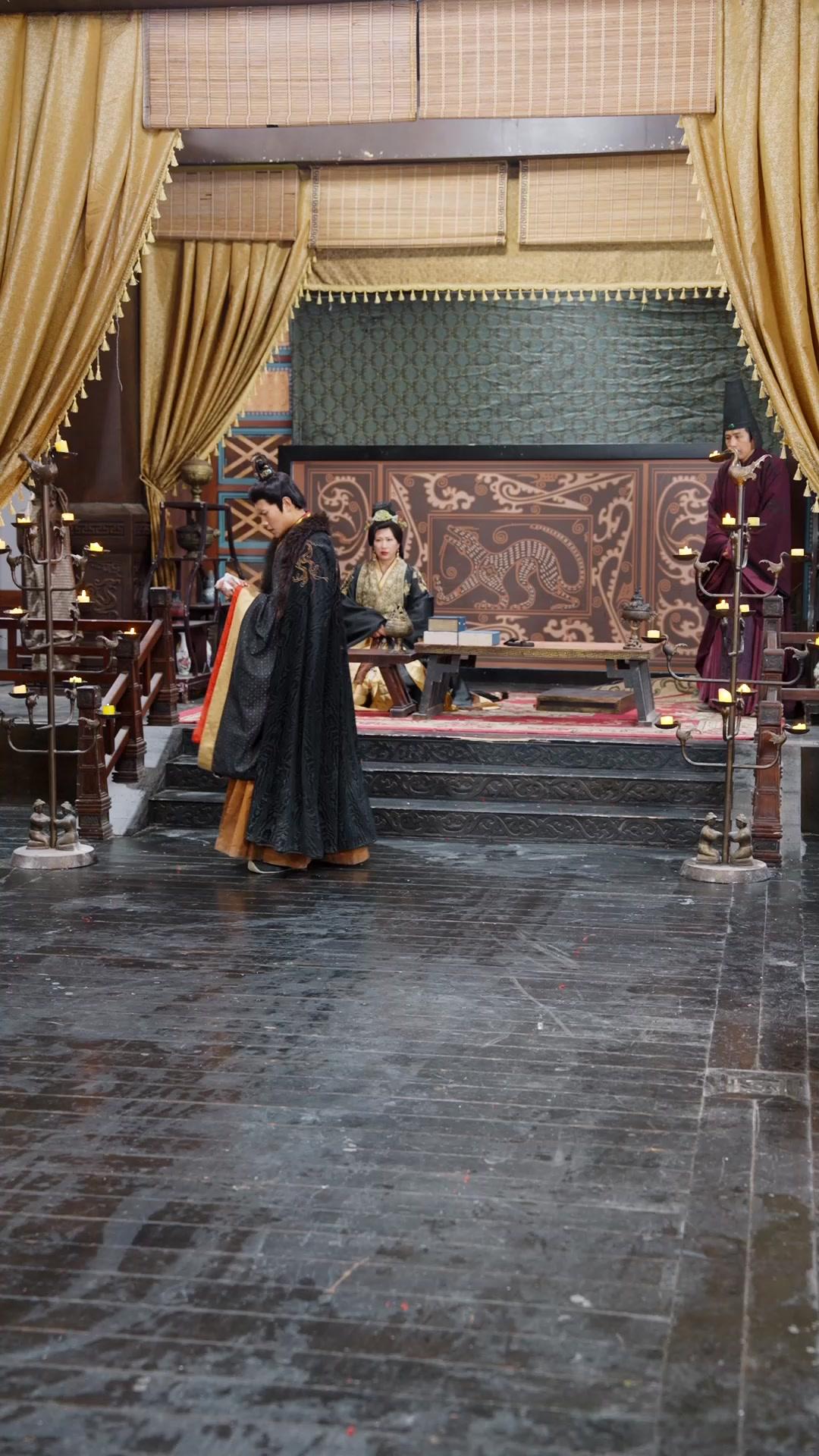 ابن القدر: عودة الأمير الضائع