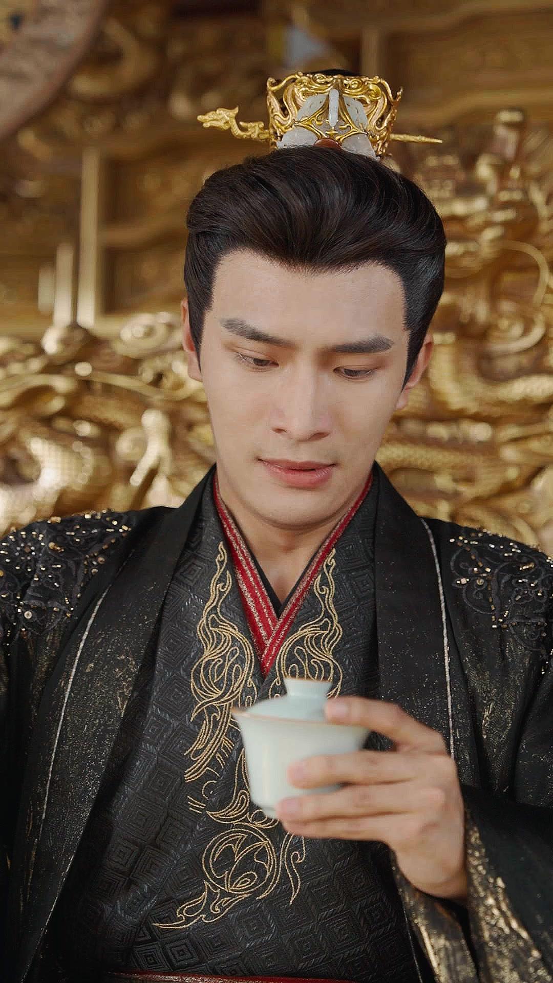 Your Majesty… I’m Just a Courtesan!