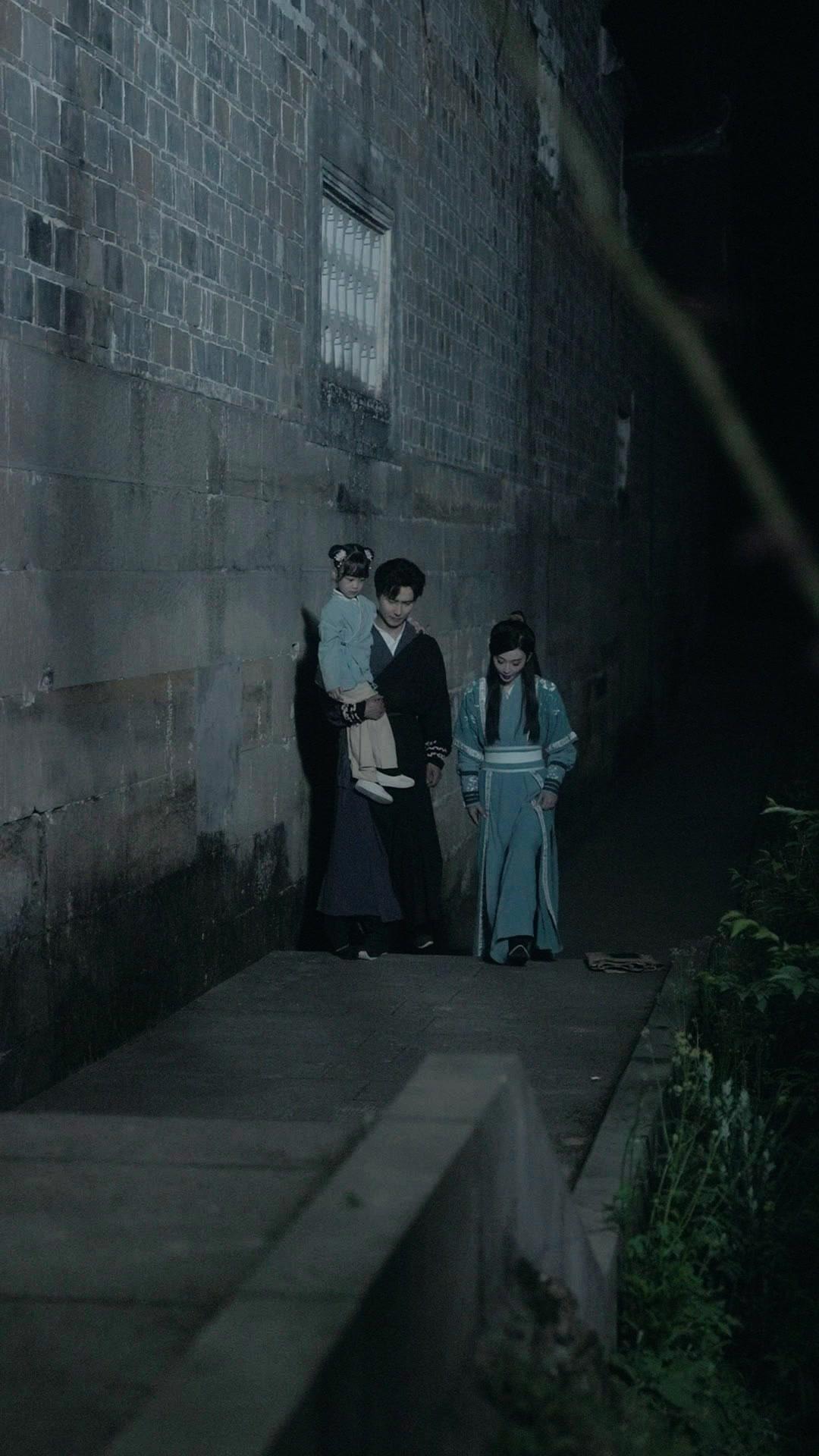 武林盟主今天休假賣麵