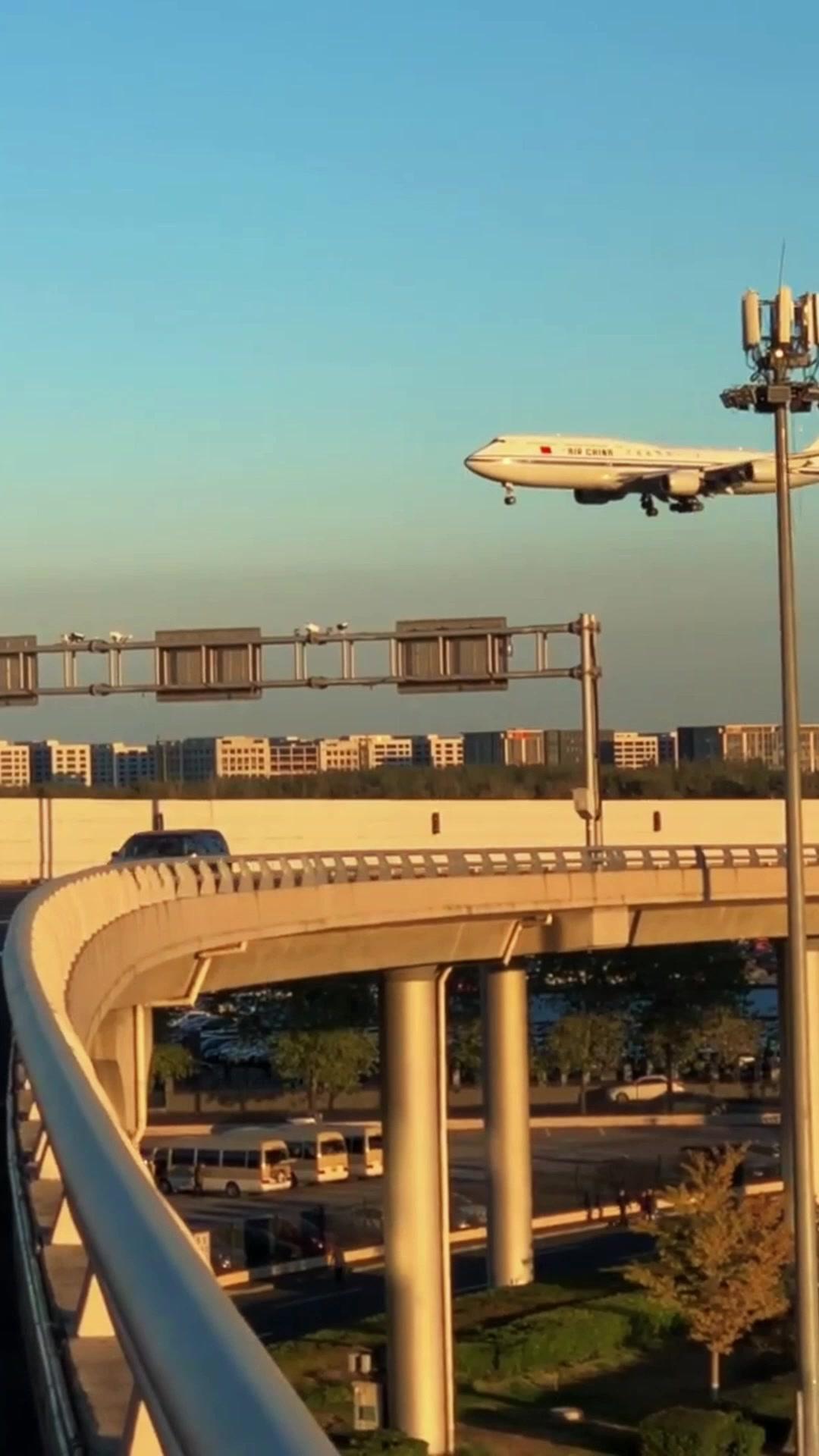 Jiwaku Jenderal, Tubuhku Istri CEO