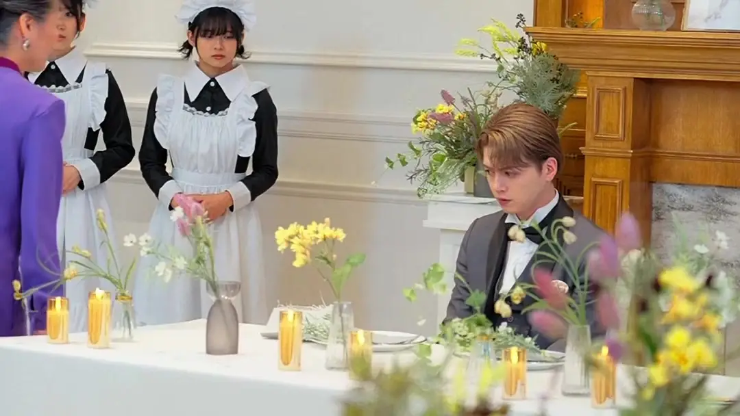 月明かりに君は誓った ～青い絨毯、白いバン、そして止まった時計～