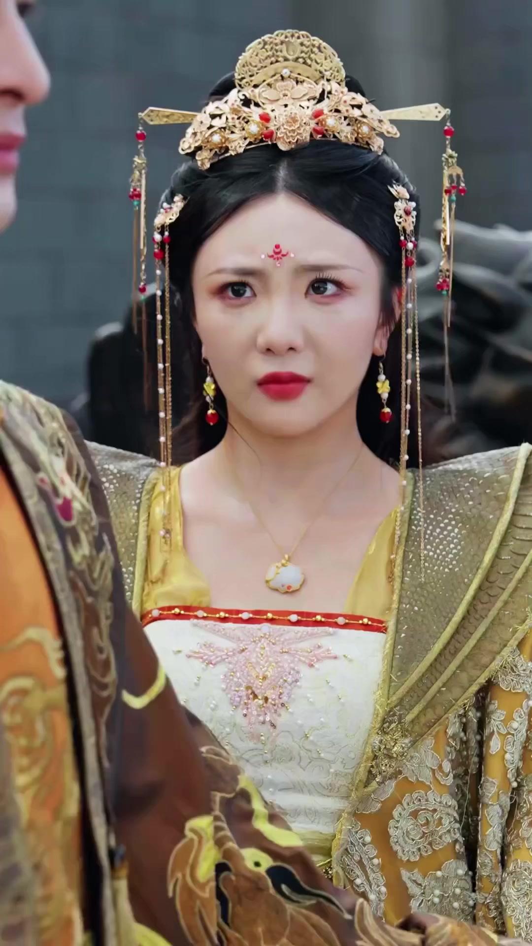 (Doblado) Lo hice rey, me encadenó