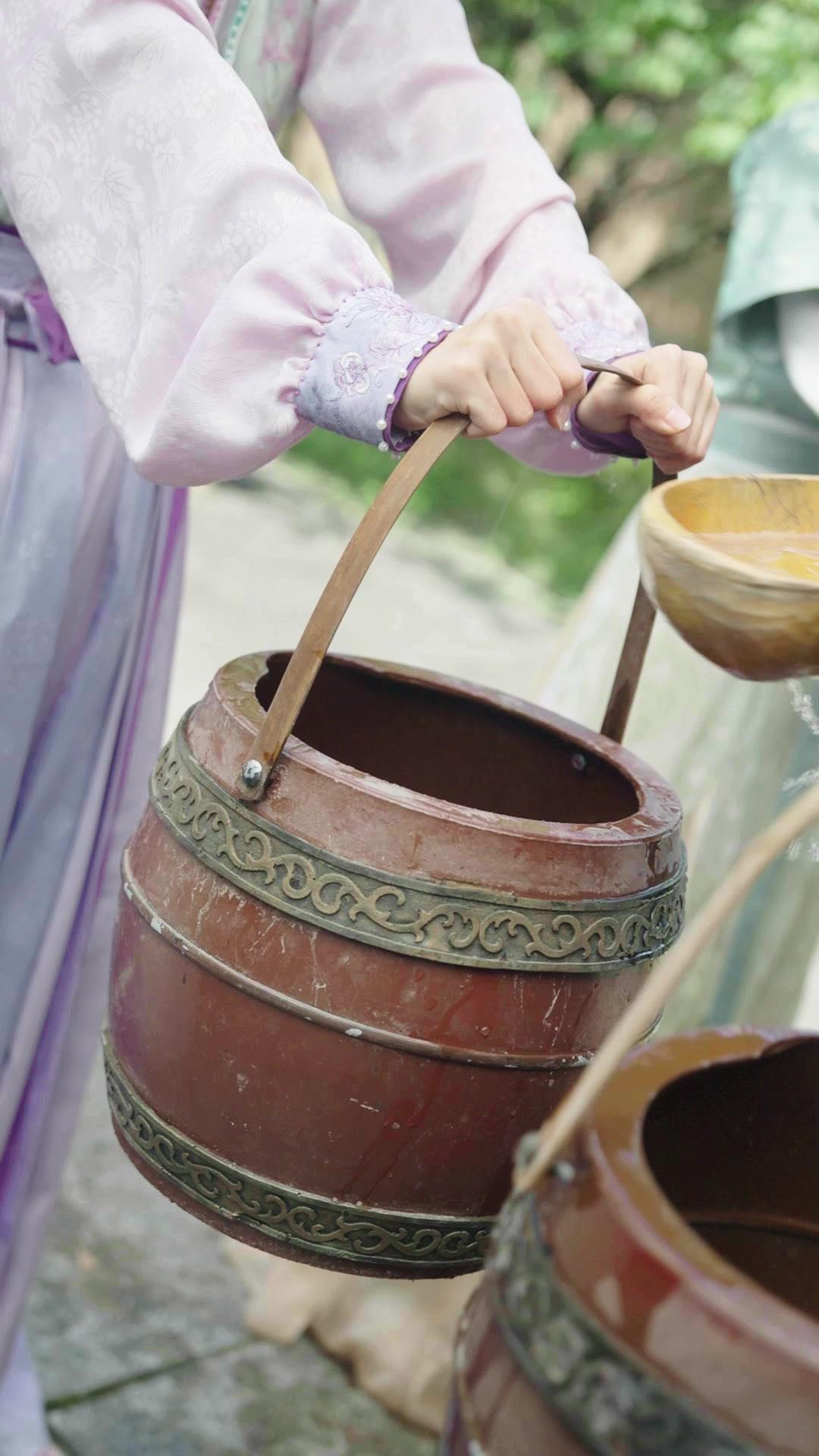 Who's the Real Queen?