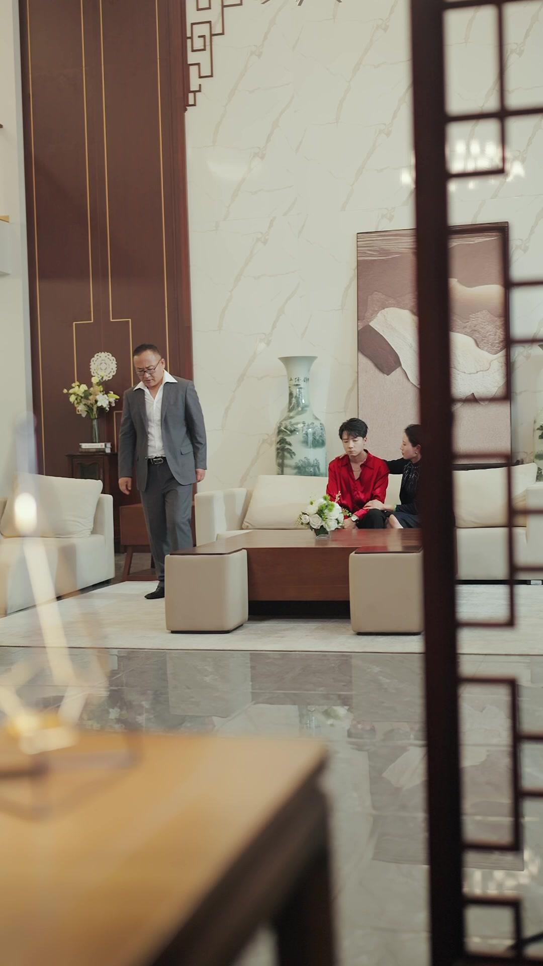 Baru Cerai, Malah Dekat Musuhnya