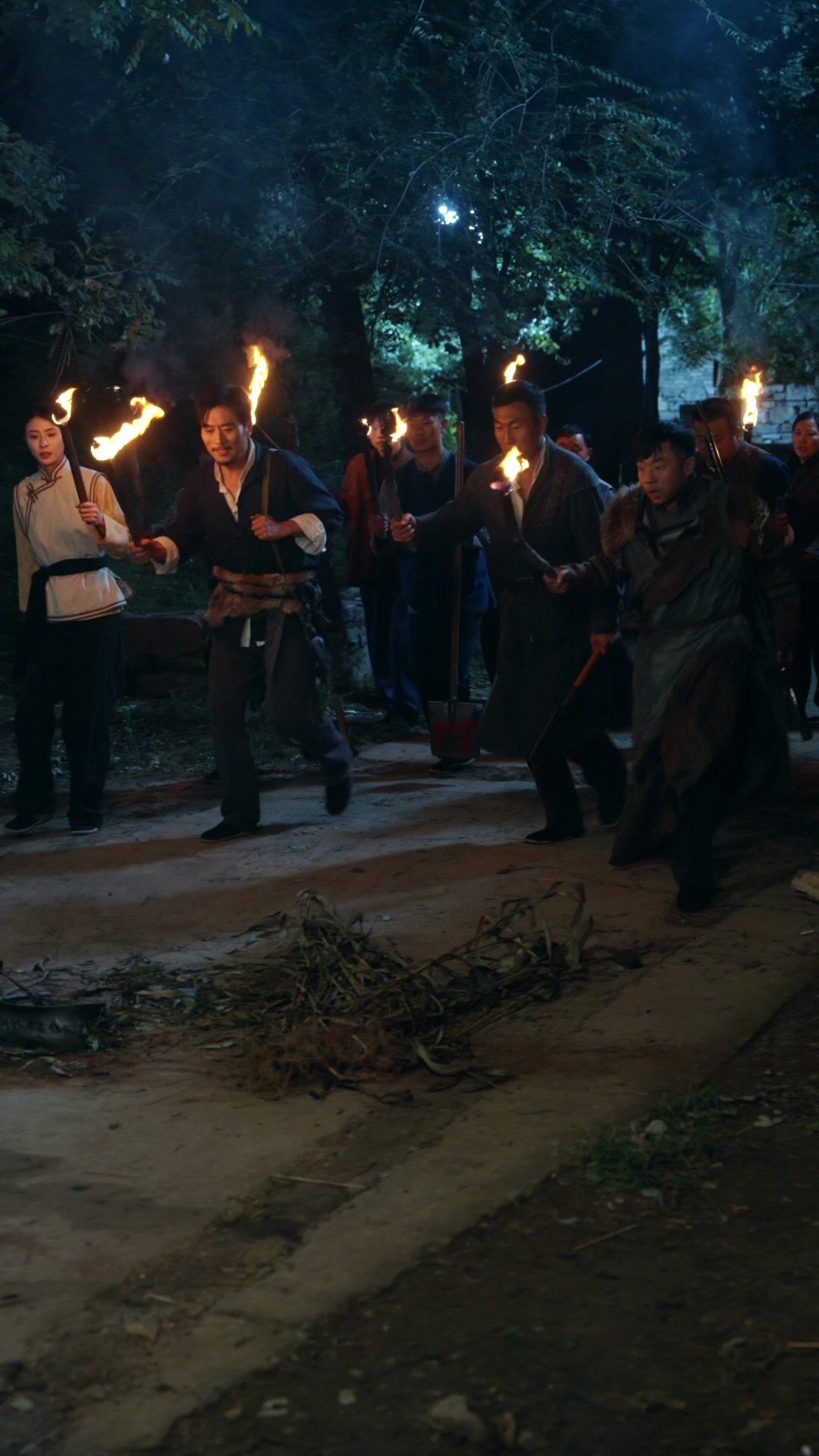 哀牢山驚魂人面熊