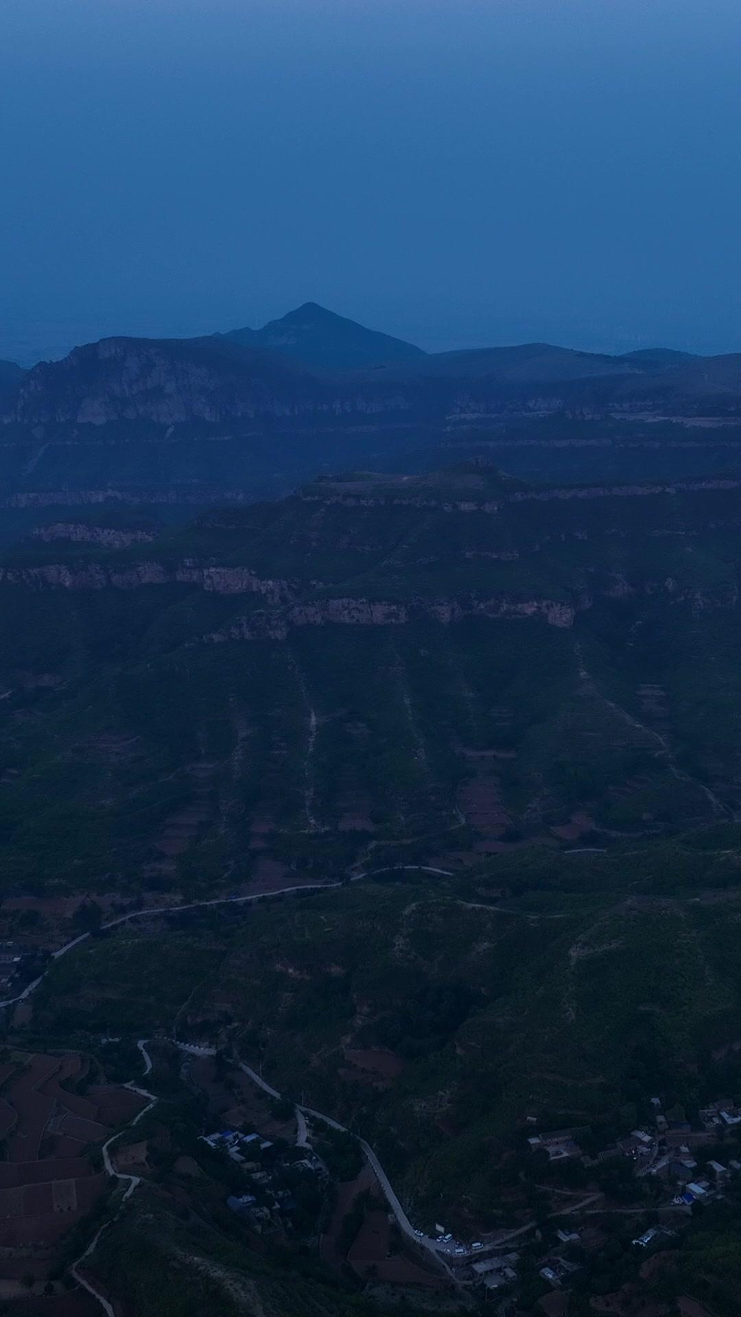 哀牢山驚魂人面熊