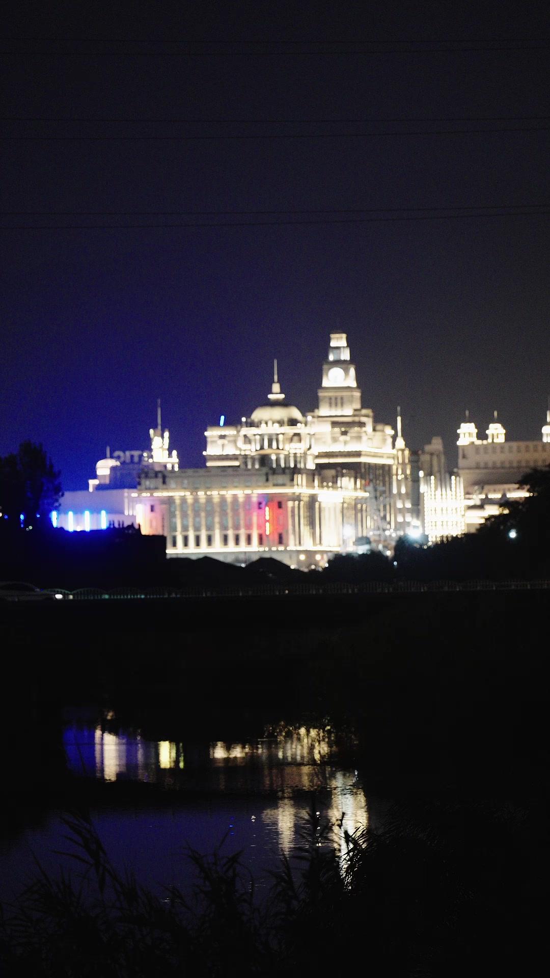 MAMAN MÉNAGÈRE : SON RETOUR FOU