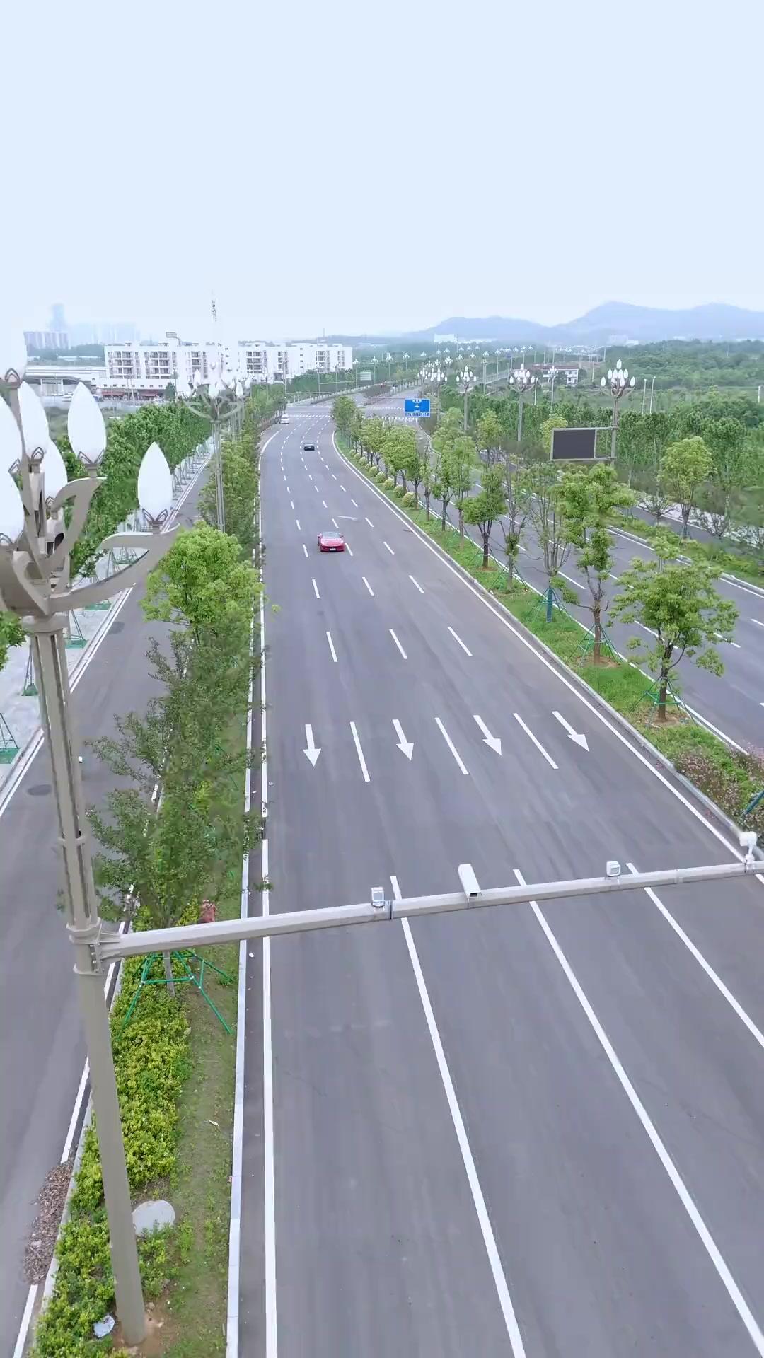 LA MÉCHANTE ADORÉE DE TOUS