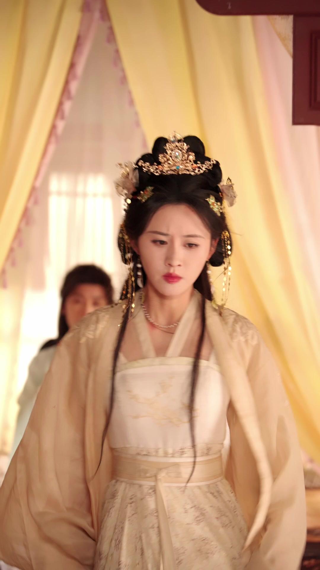 Bangkit Kembali, Menolak Jadi Istri Baik