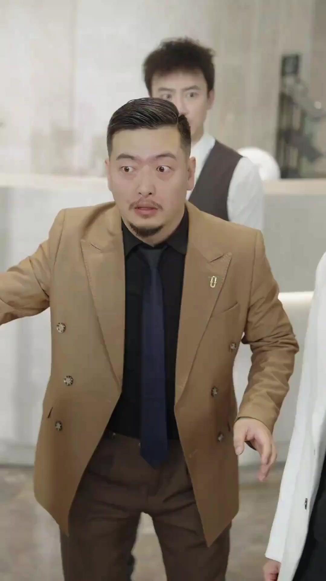 (Dubbed)Behind the Black Eight