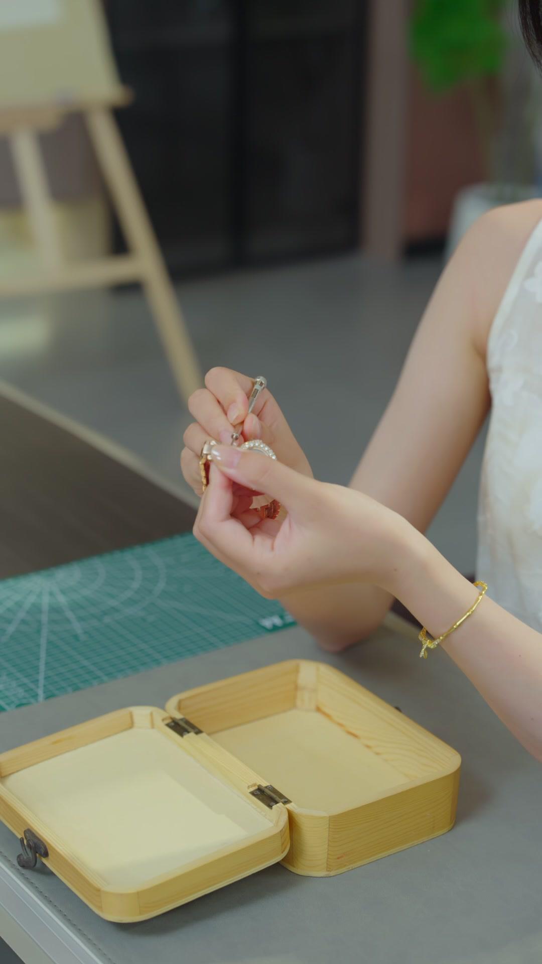 ADIEU L'IMPOSTEUR, BONJOUR MON DESTIN