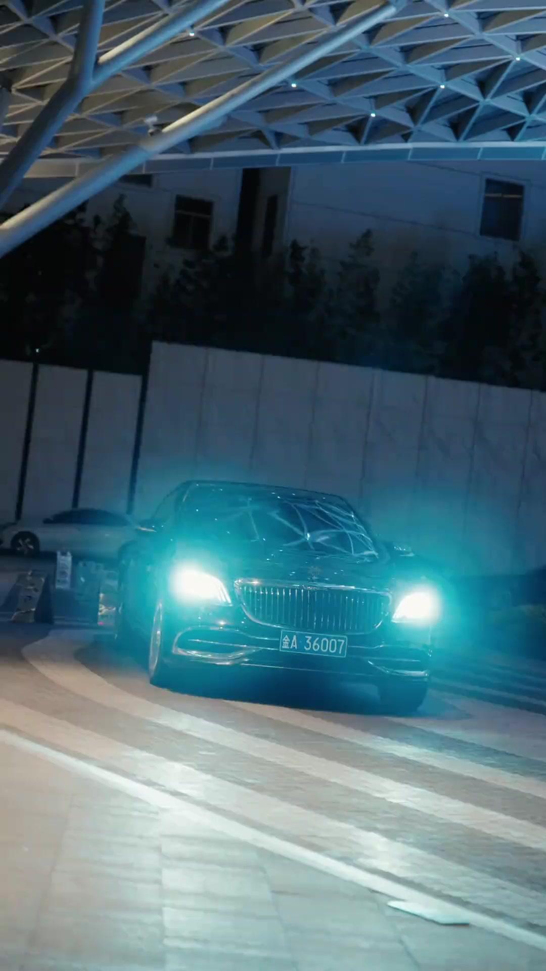 Tình Yêu Chốn Công Sở