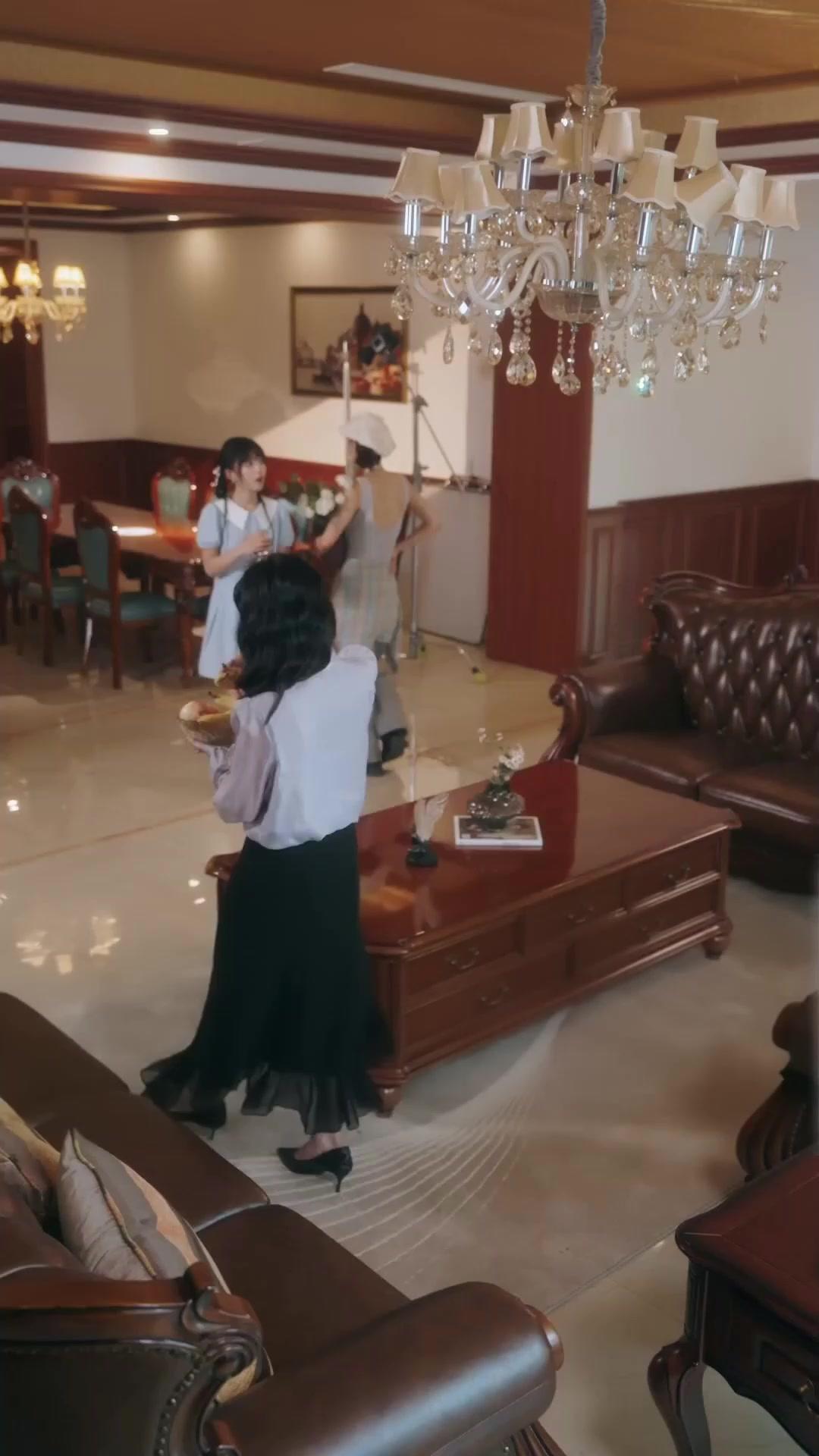 TRAQUÉES PAR L'AMOUR