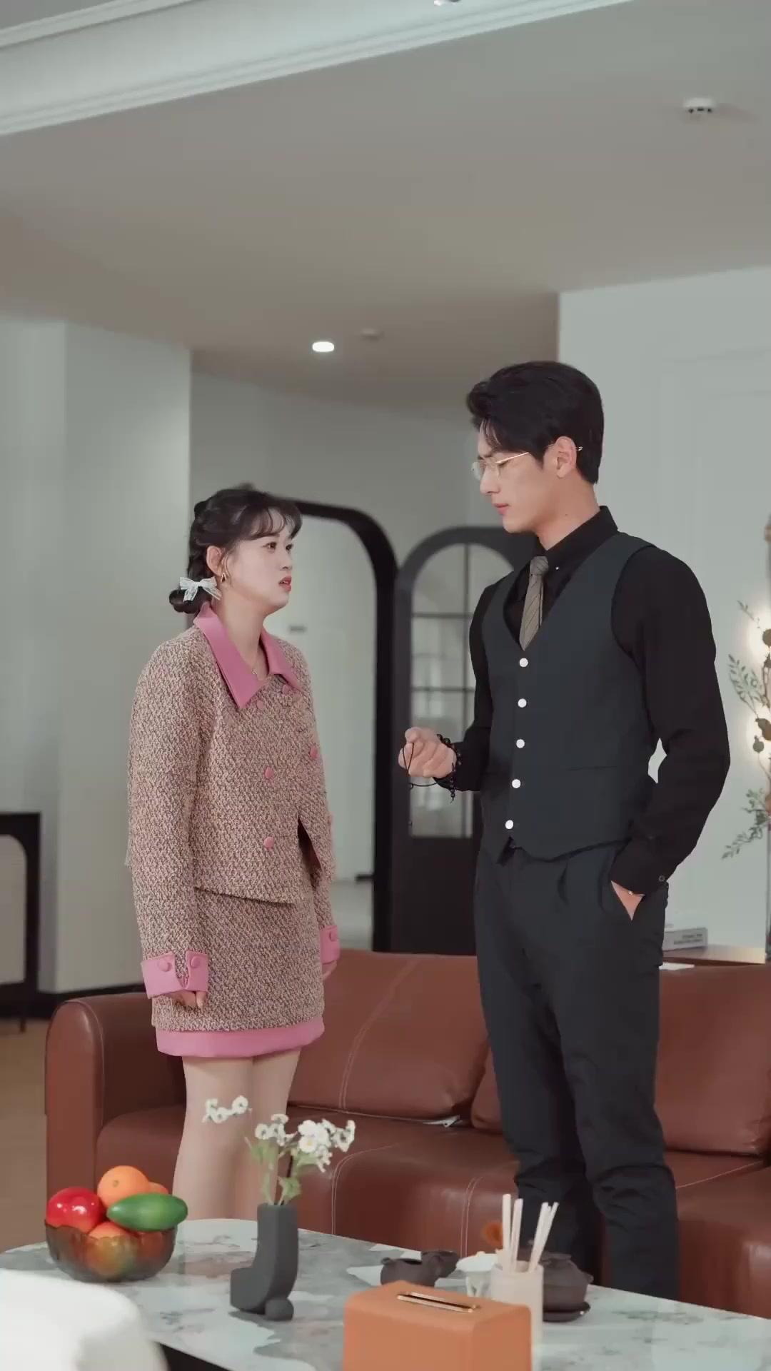 Dia turun bak anugerah Ilahi