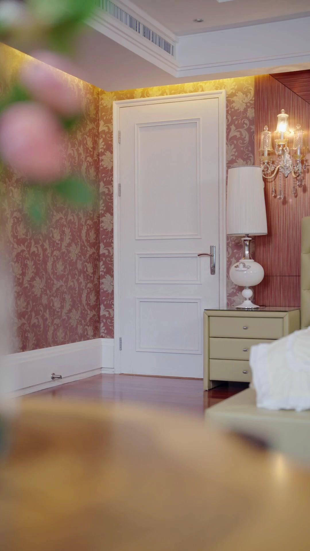 Surprise, Mom! It’s Your Real Daughter!