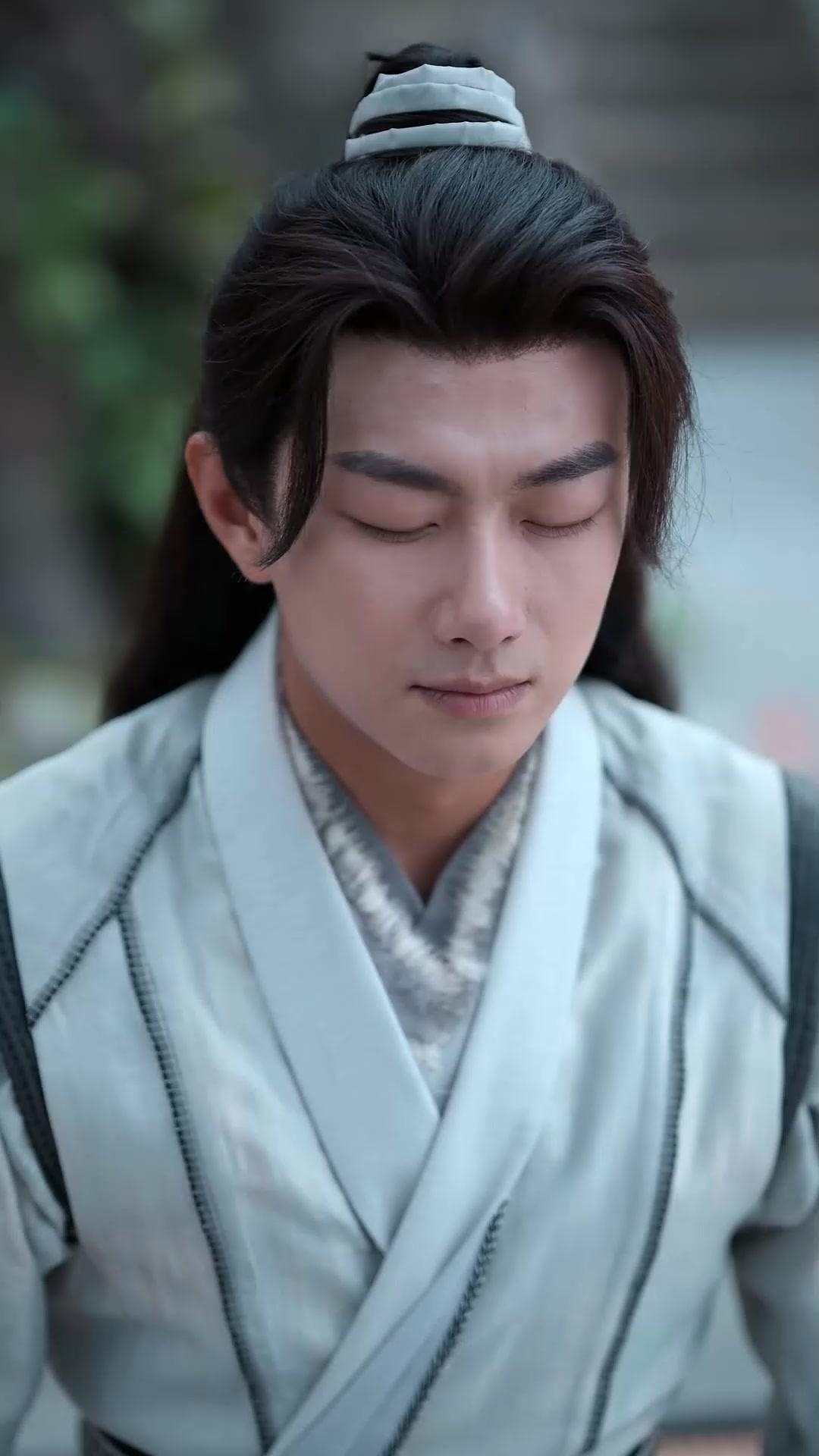 L'Ascesa dell'Inutile Marito