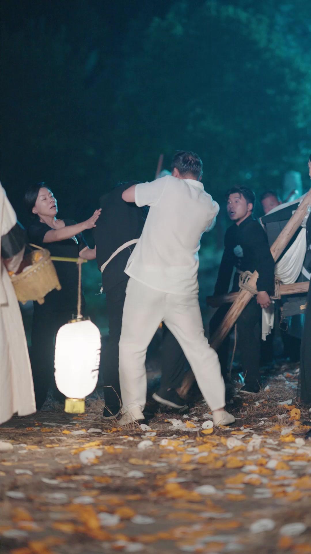 LES INTERDITS DU CERCUEIL 