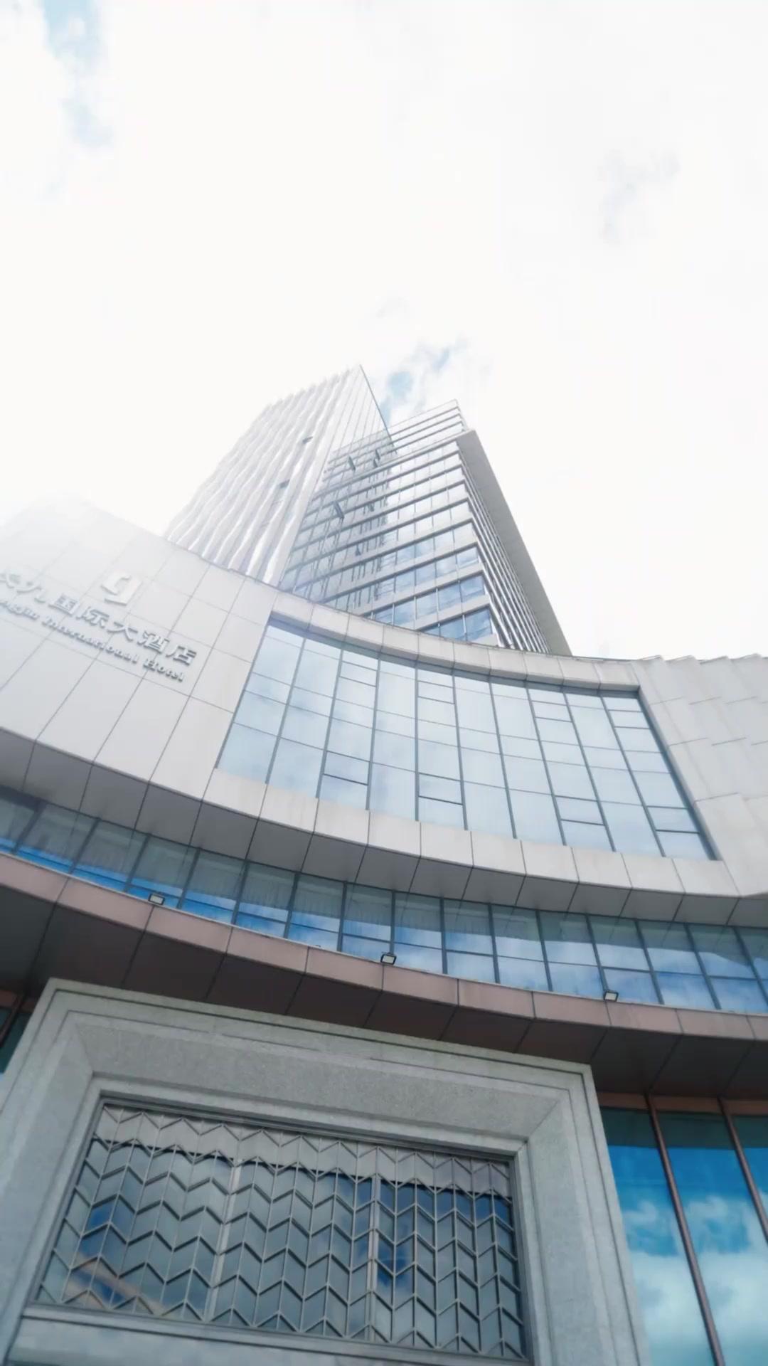 羽ばたいた籠の鳥 ～私はあなたの恋人じゃない～