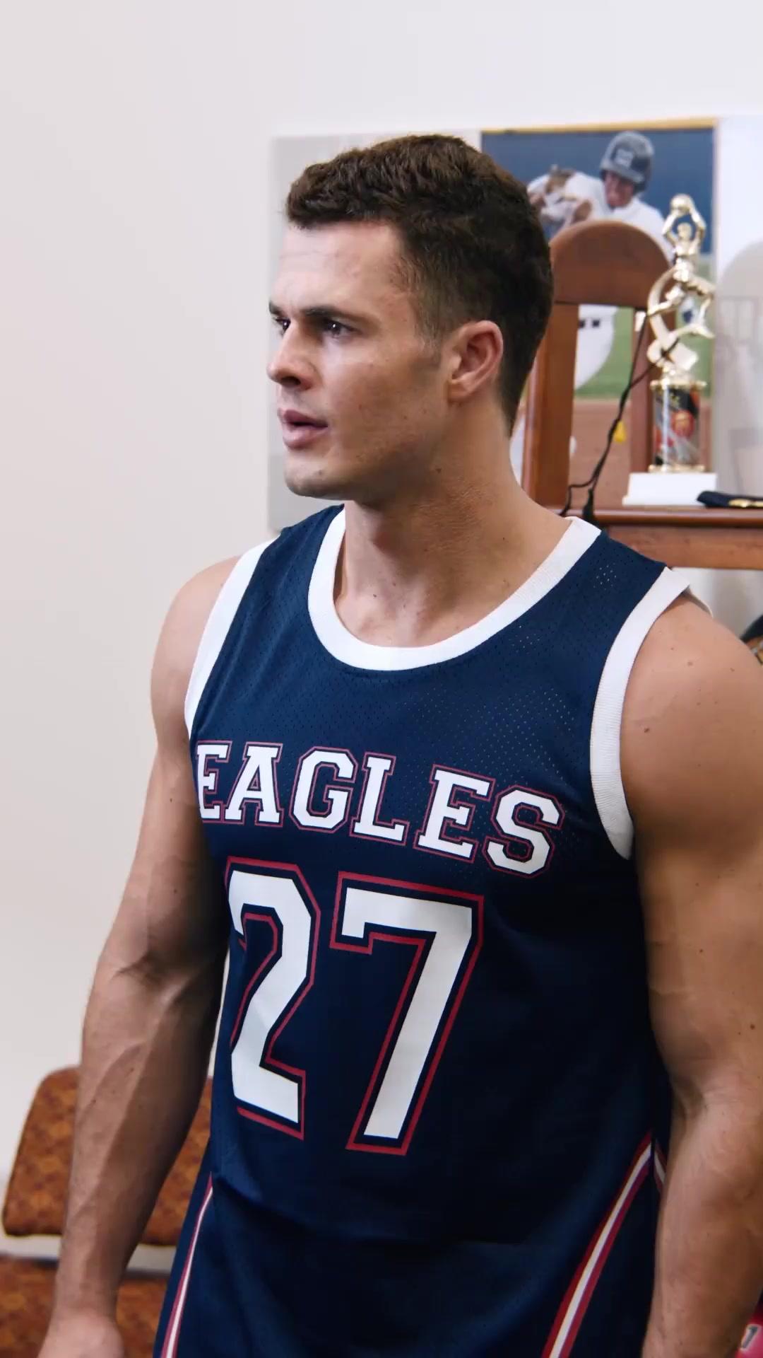 (Doblado) El dios regresó al juego