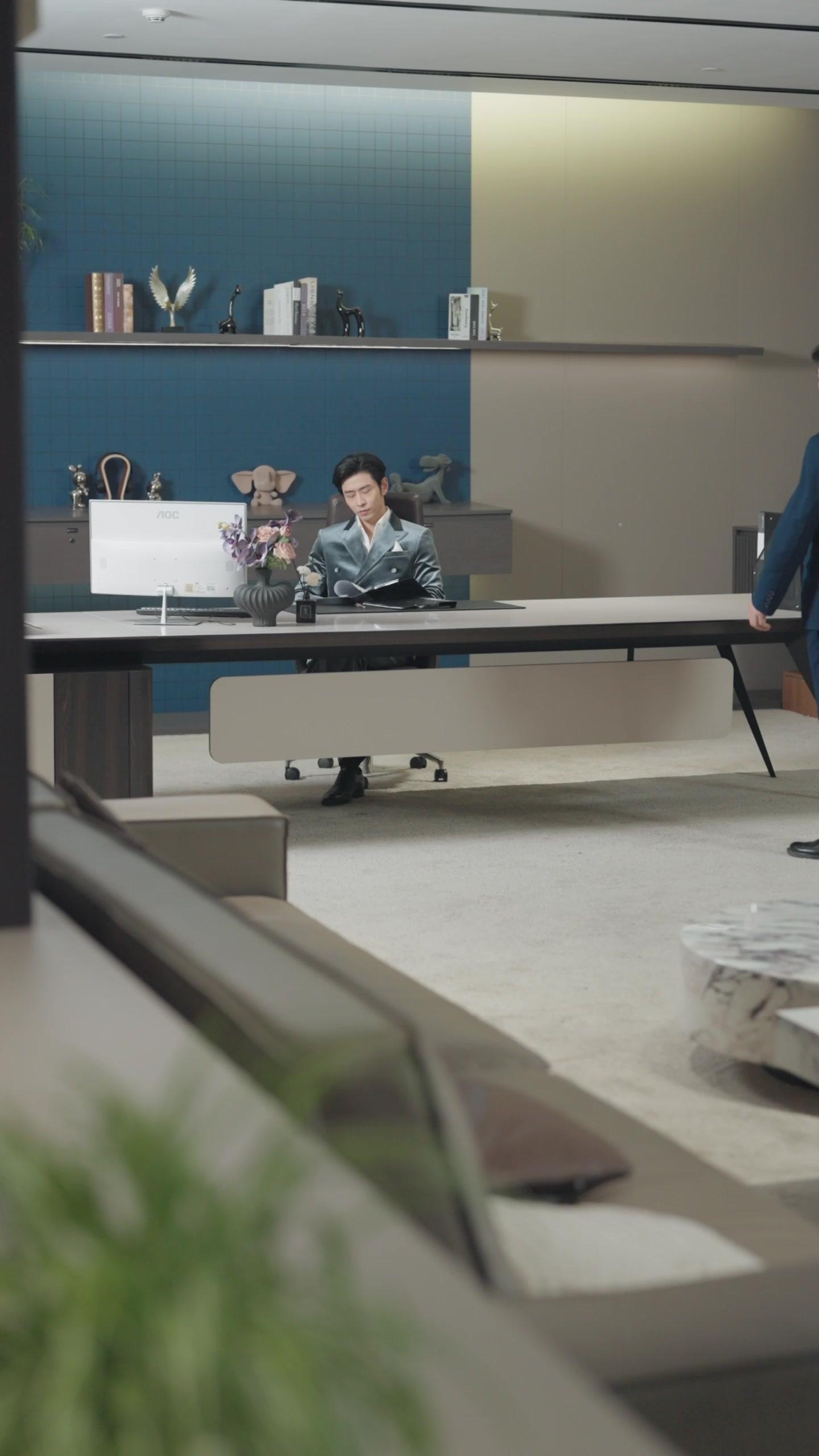 Ugly Husband's Secret Identity