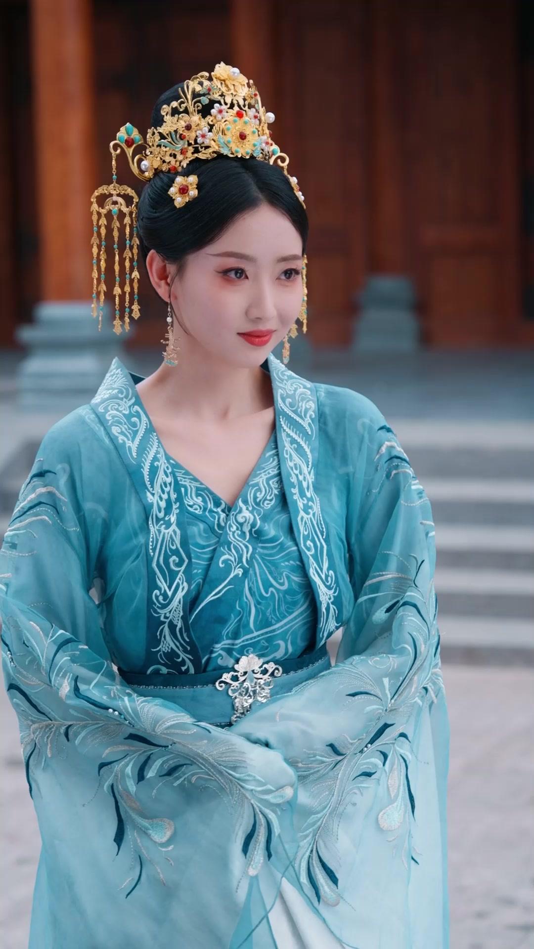 Jebakan Cinta di Istana