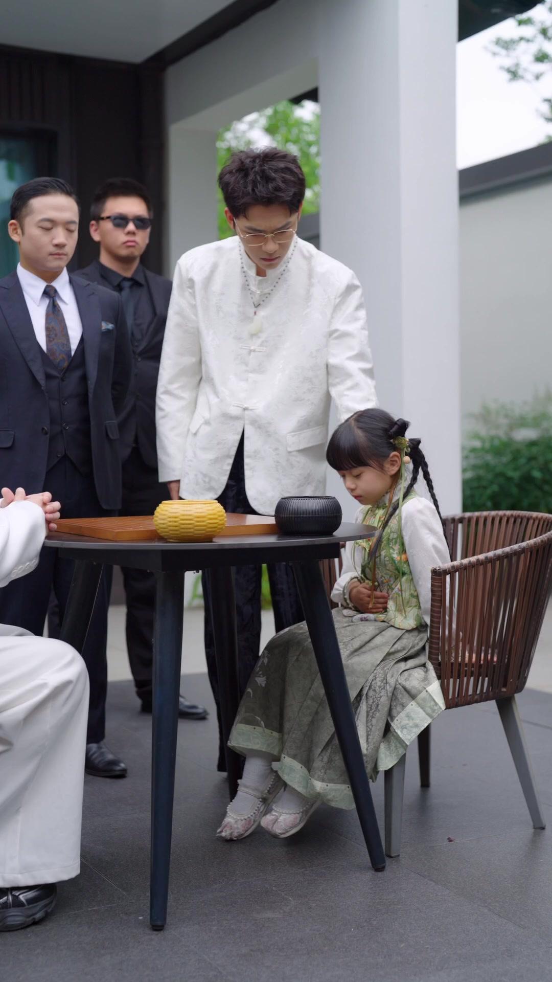 Si Jenius Catur Igo Berjari Emas