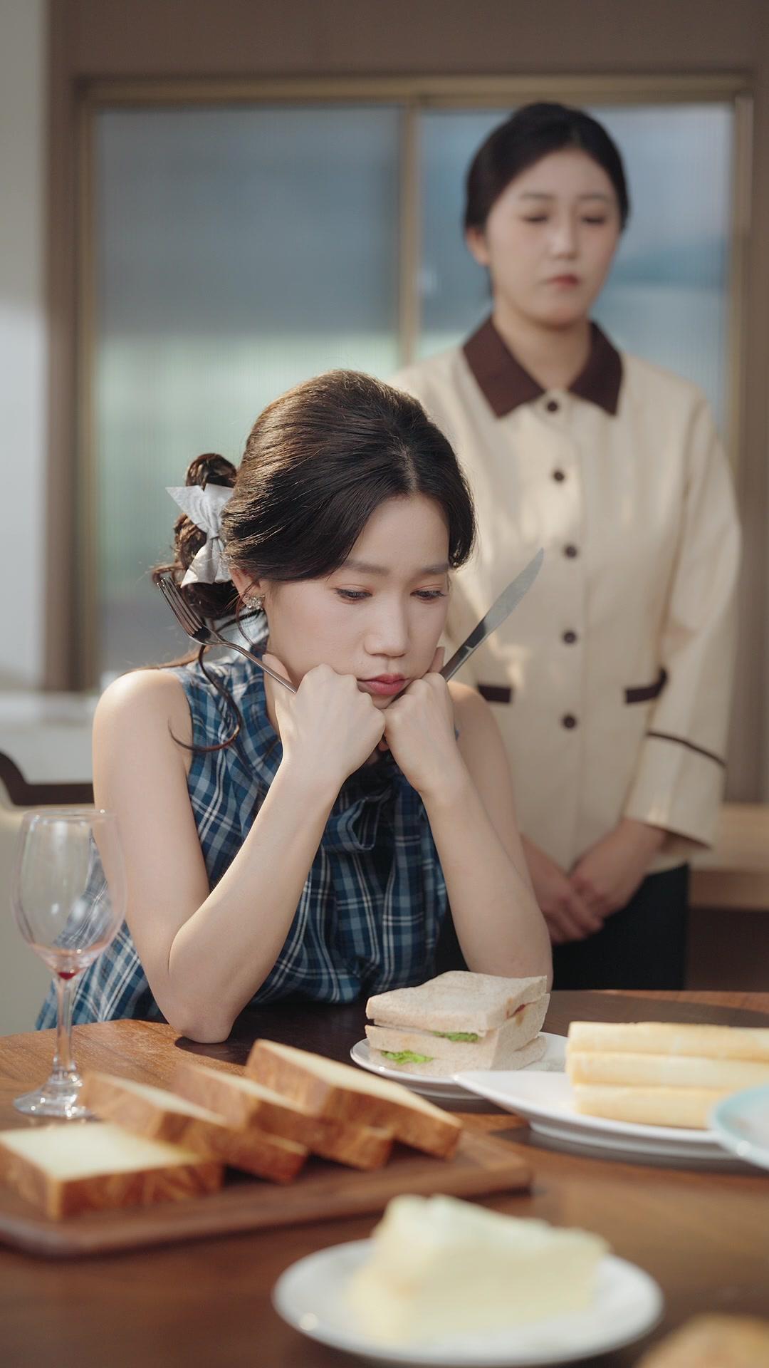 MARI PAR CONTRAT : MI-MILLIARD