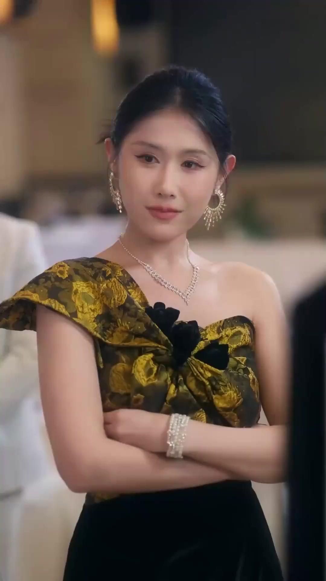 (吹き替え) 人生リセット！拾った男は御曹司だった！？