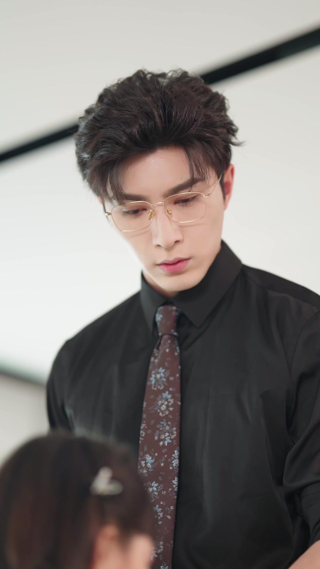 차가운 대표님과 꼬마 보디가드