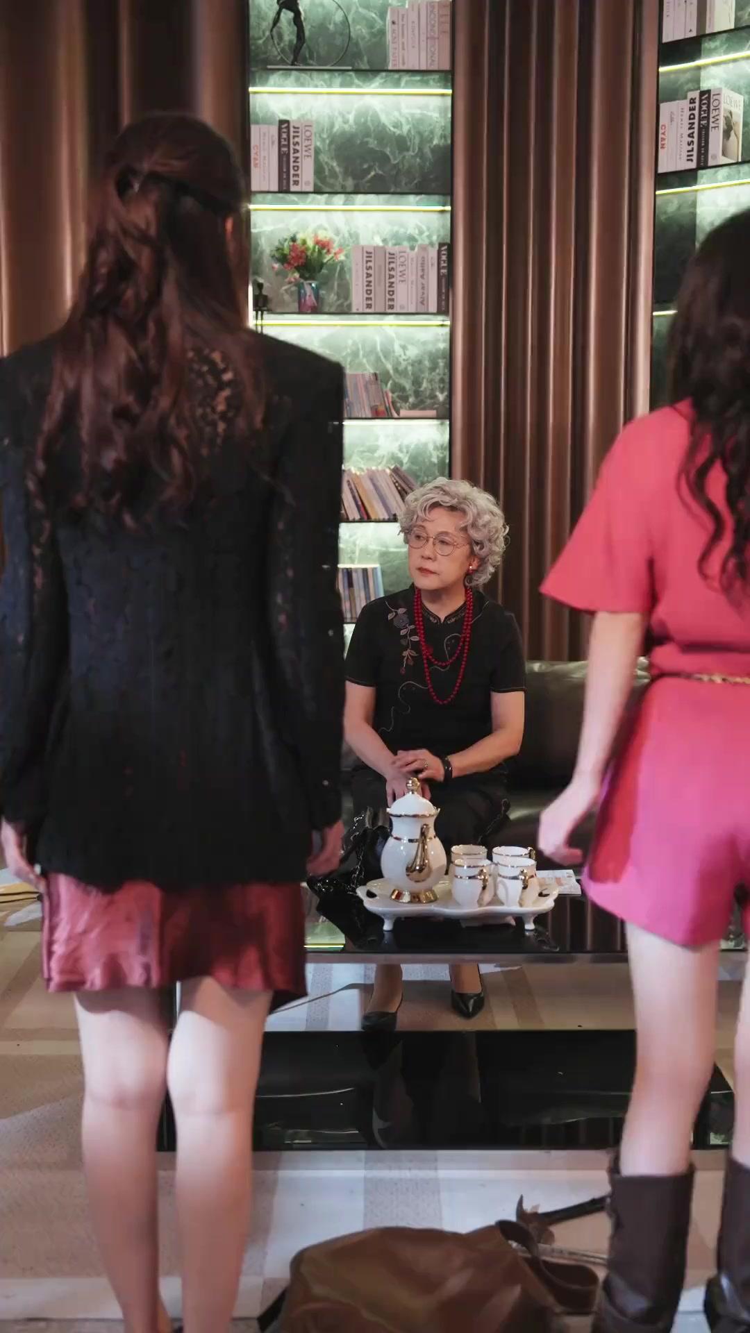 (Doublage) ELLES SONT PARTIES, ILS ONT CRAQUÉ