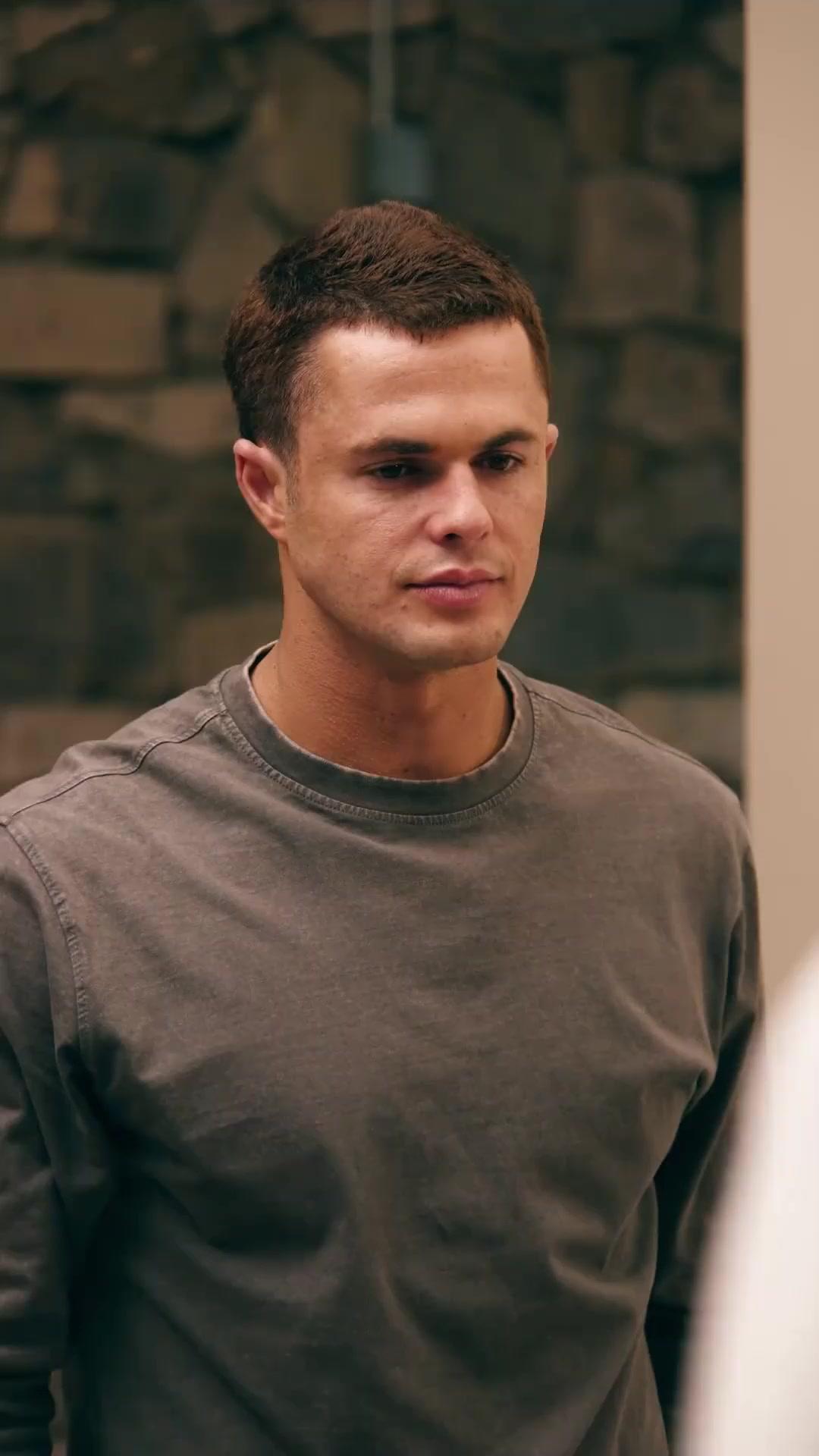 (Doblado) El dios regresó al juego