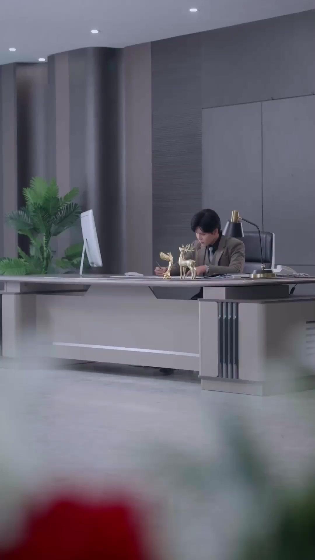 Fingiendo amnesia, atrapé un riquezón