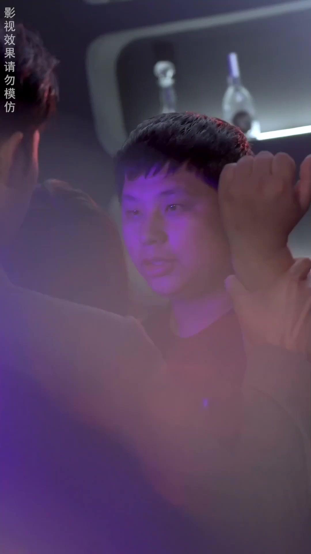 Genius Kecil: CEO Ibu Lari Hamil