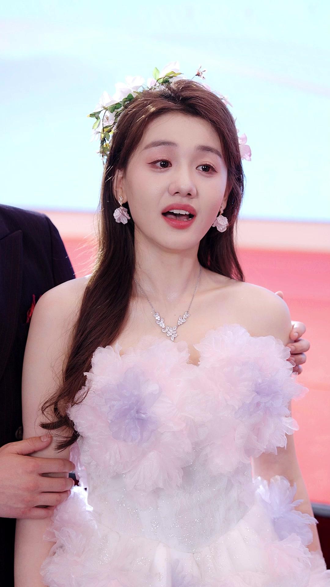 MARIAGE : RÉVEIL DE REINE