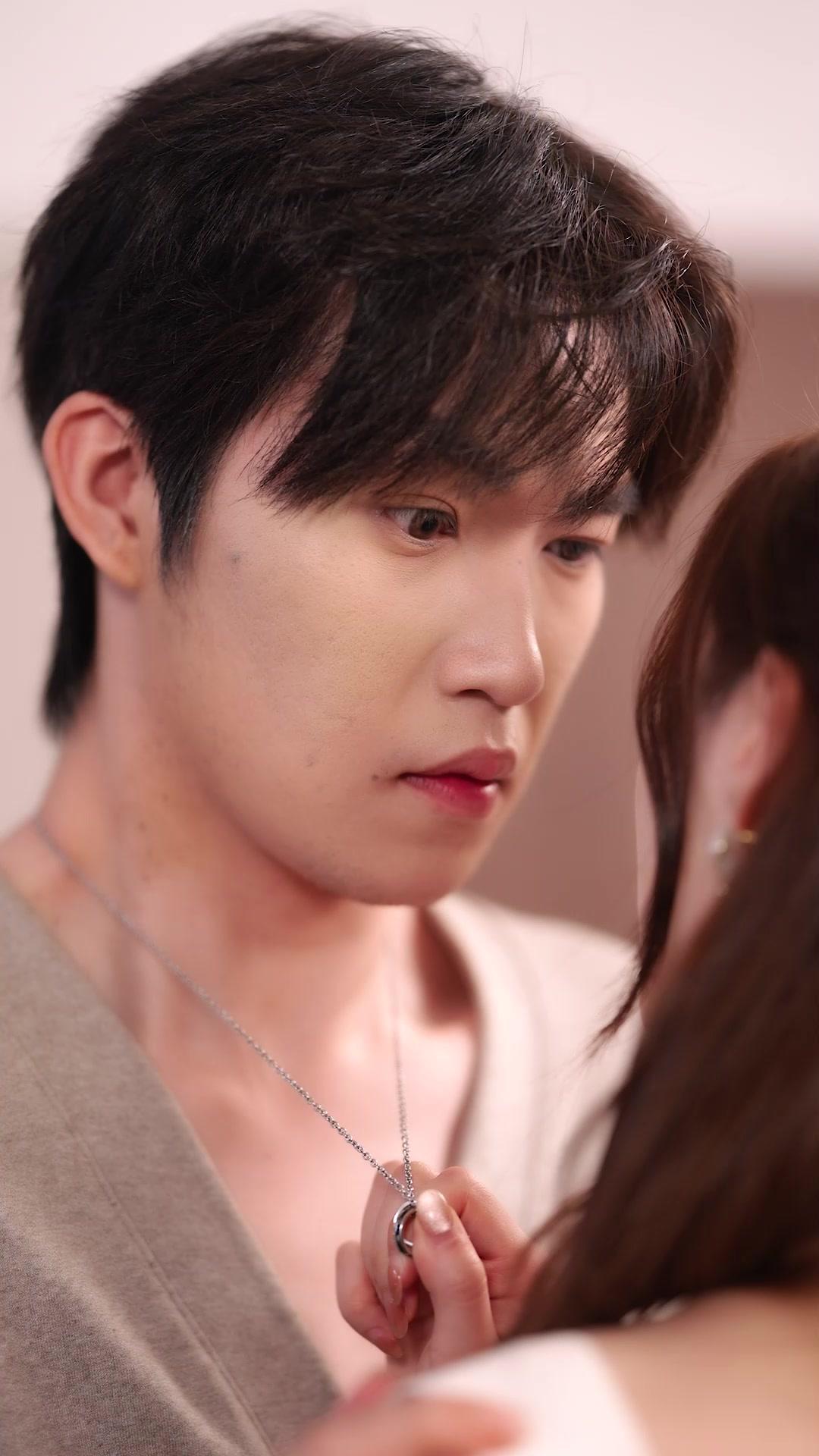 我們聯手逃避的婚約，是彼此