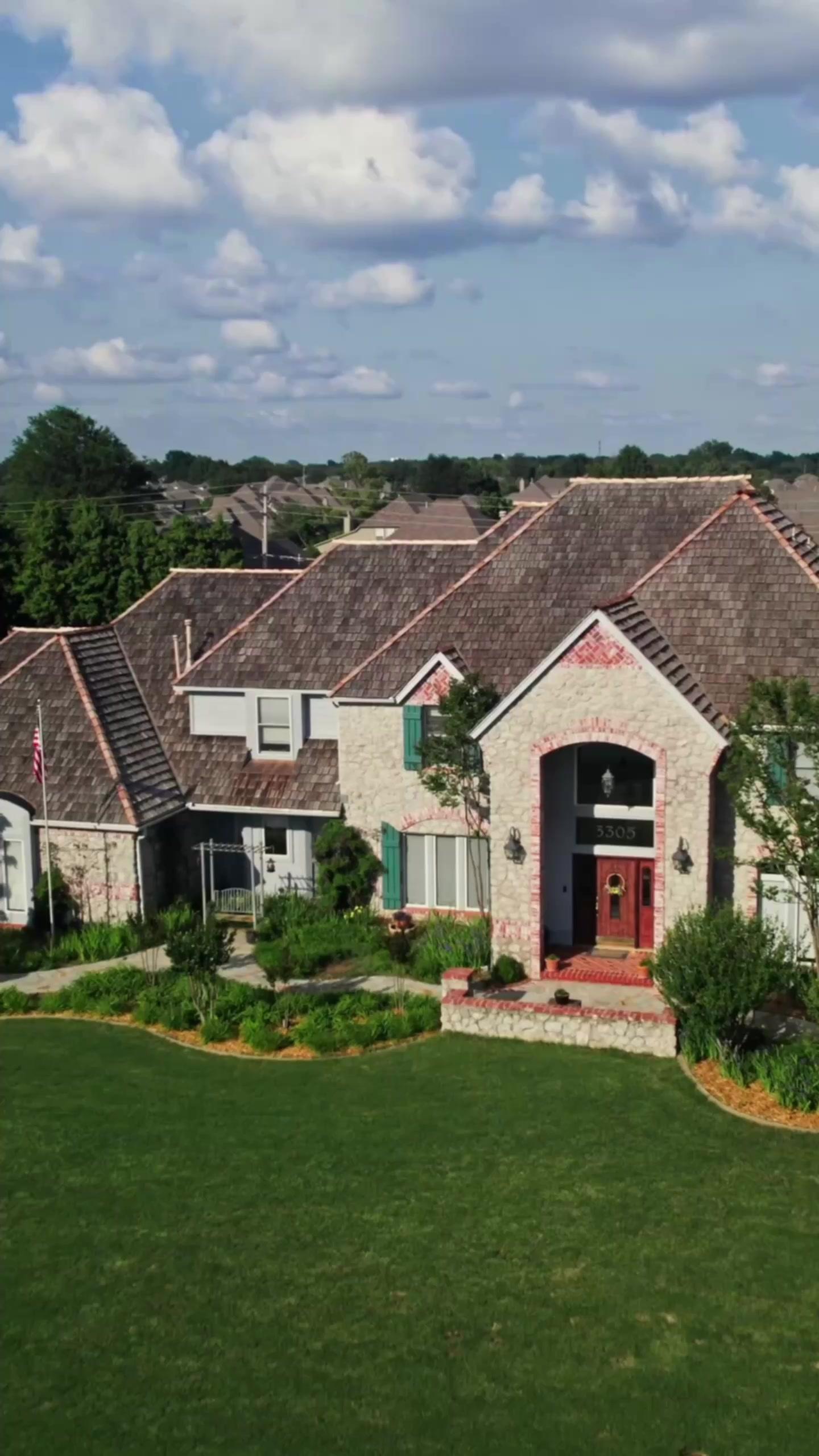 Ten Billion Housewife