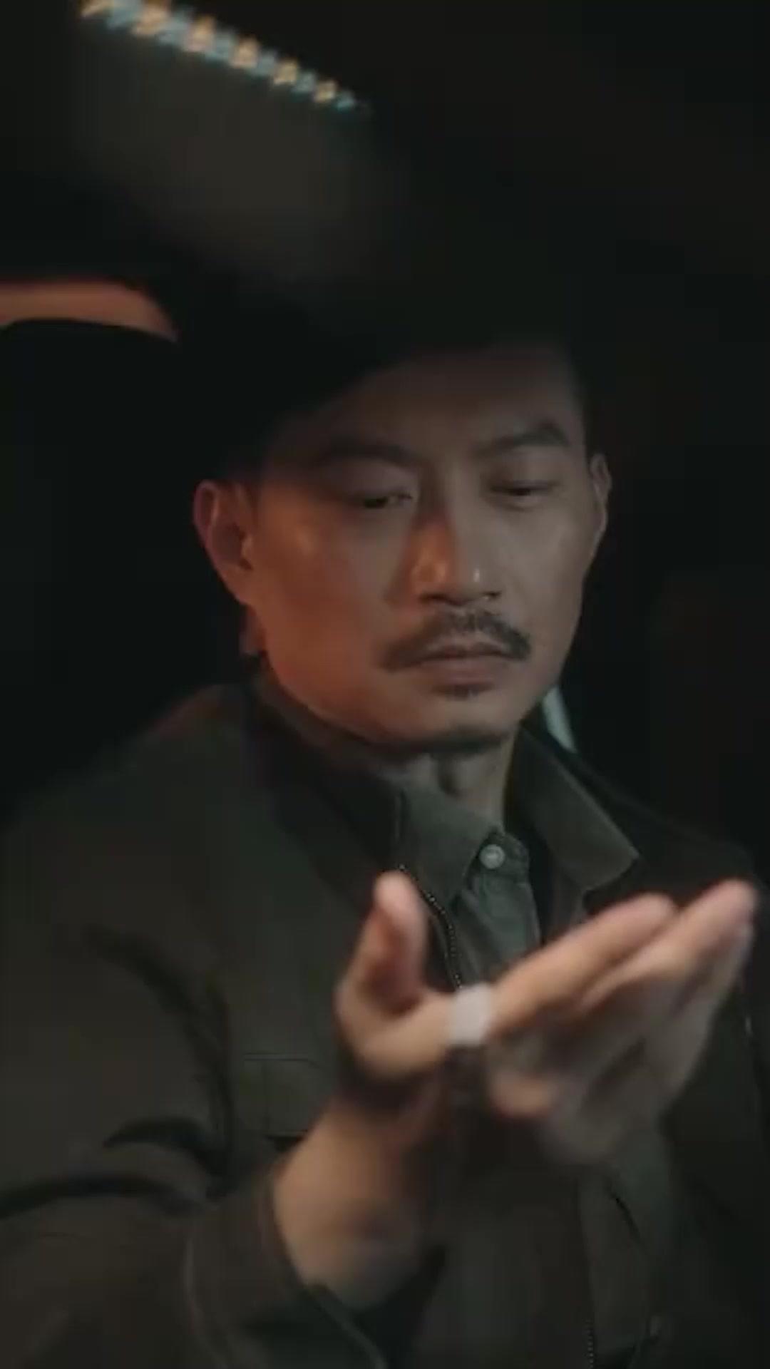 الذئب الخفي