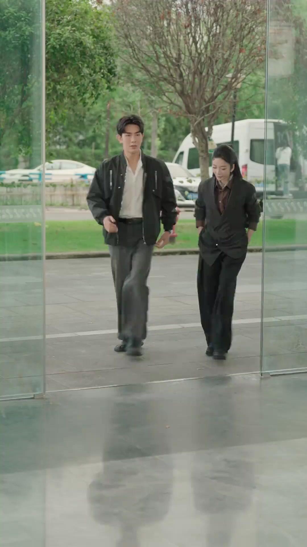 Cahaya di balik gelap