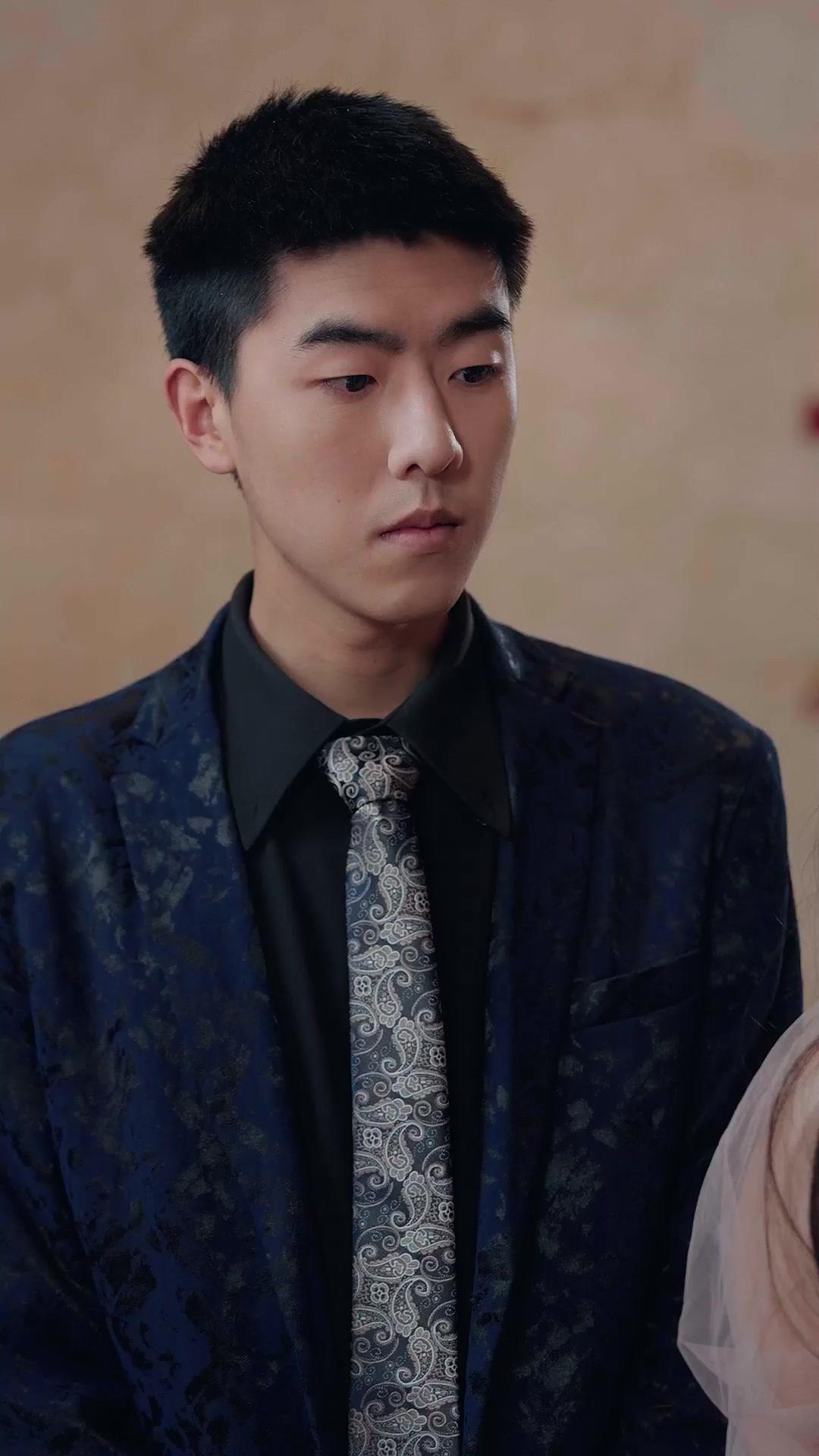 L'HOMME QU'ILS ONT TRAHI