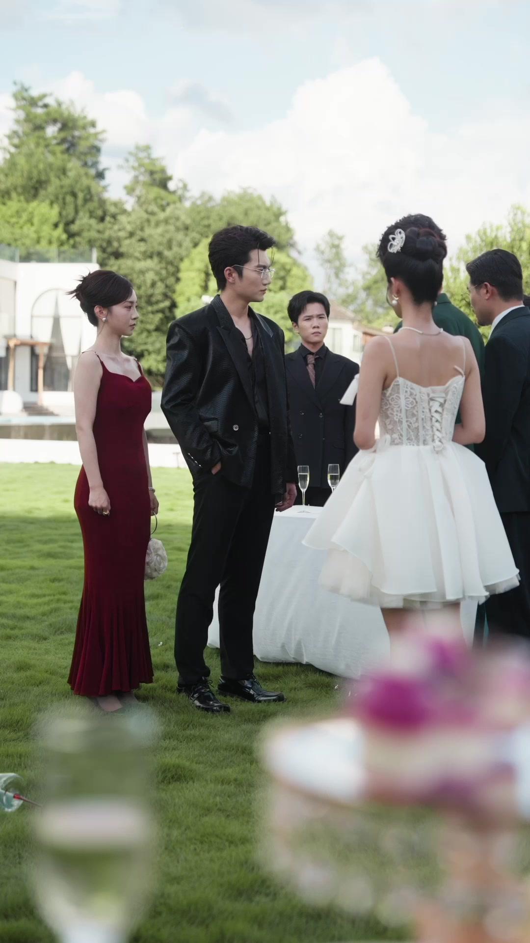 My Ex's Uncle... Is Obsessed With Me?