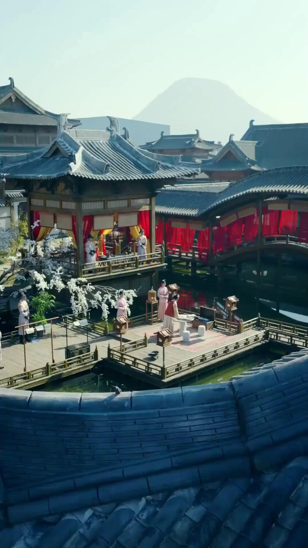 (Dublagem)Do Desprezo ao Trono