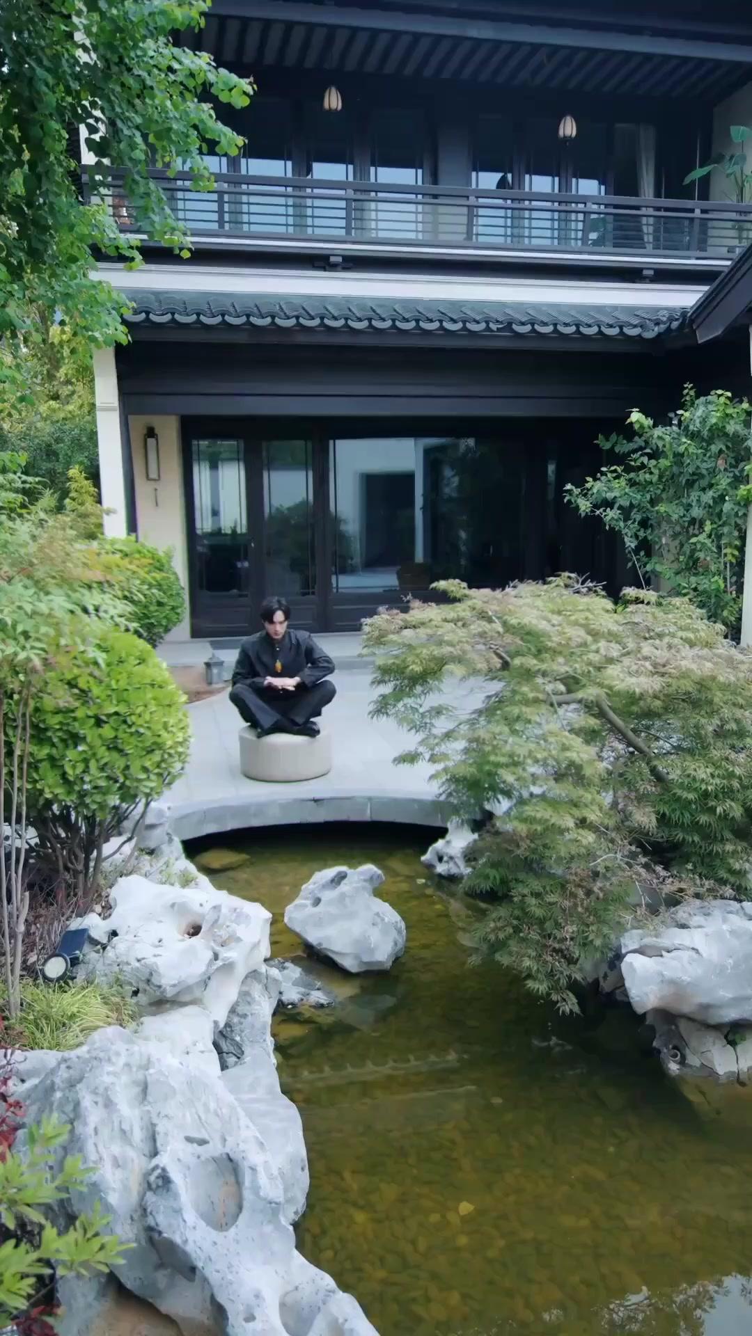 O Imortal de Ouro e a Esposa Muda