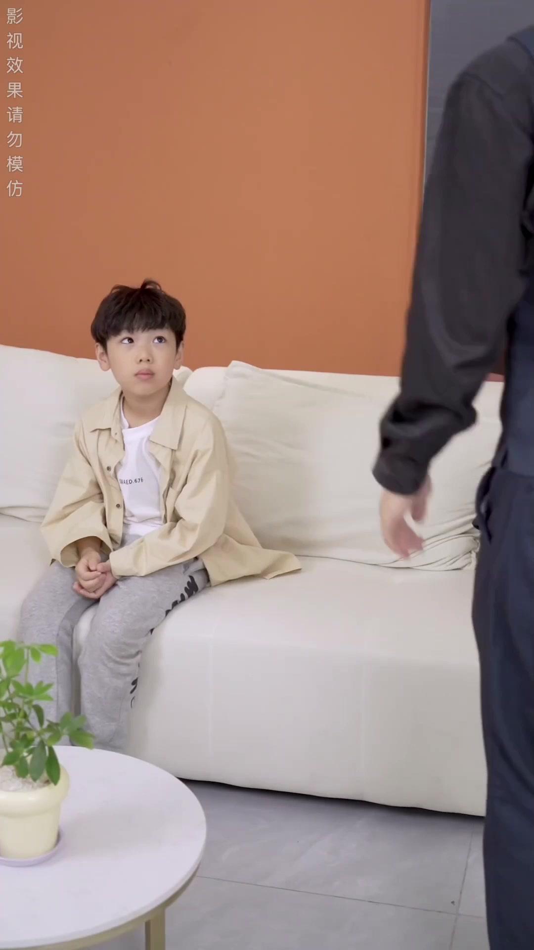 Genius Kecil: CEO Ibu Lari Hamil