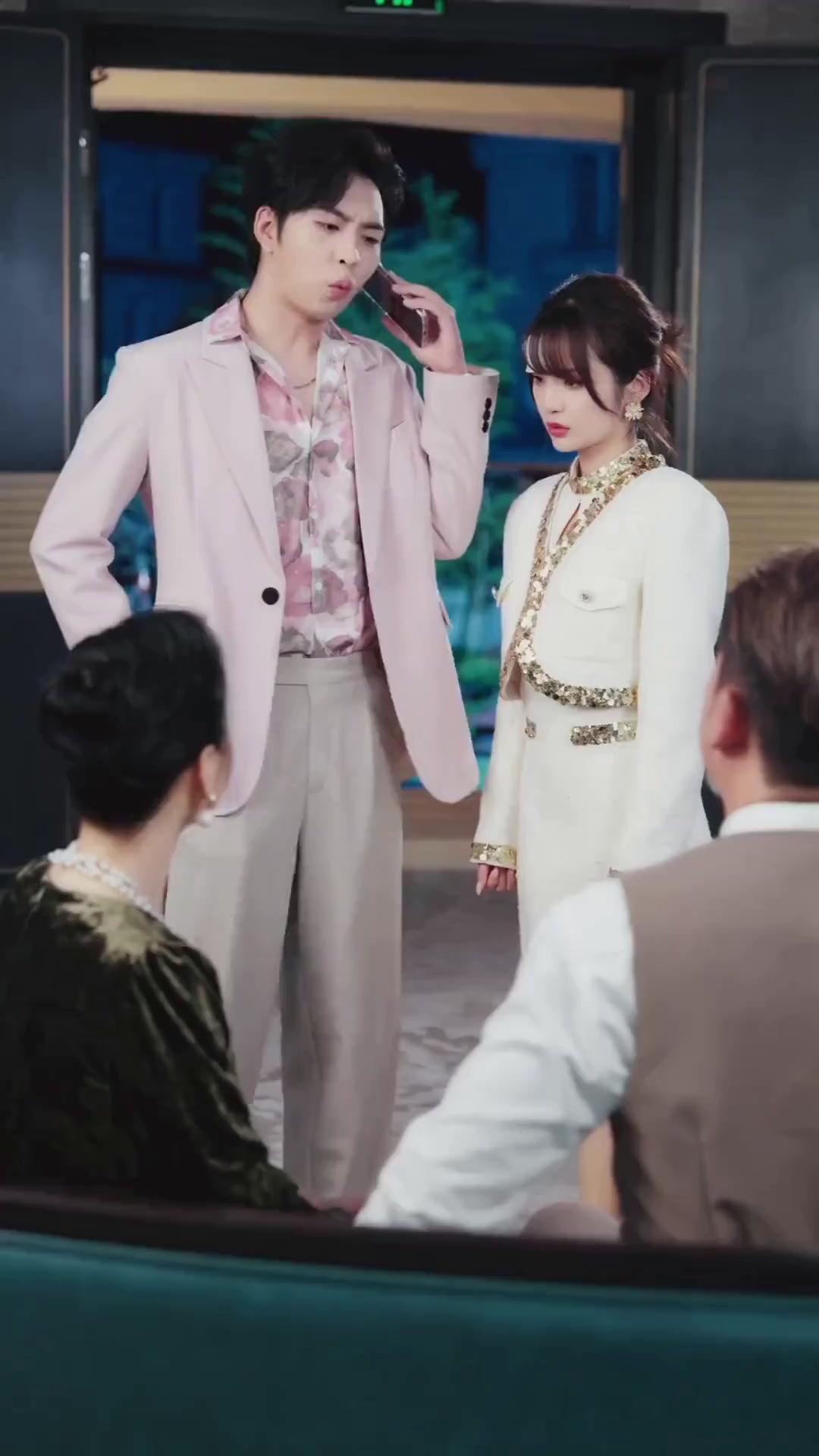 (Doublage) UNE ROSE À ÉPINES