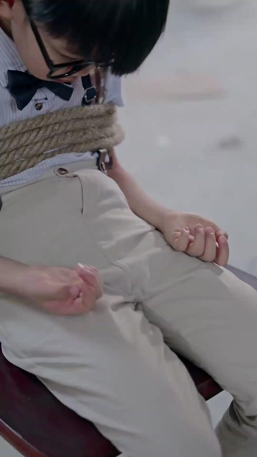 (Doblado) ¡Mi abuela es una niña!