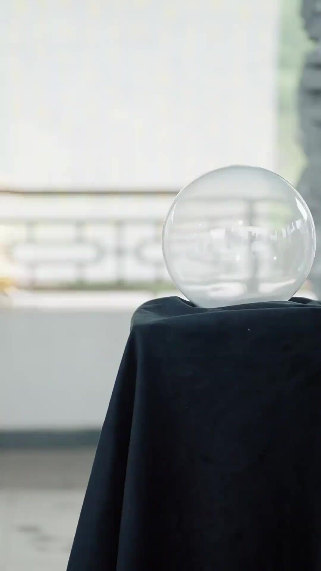 (Sulih suara) Si Lemah Penyelamat Dunia