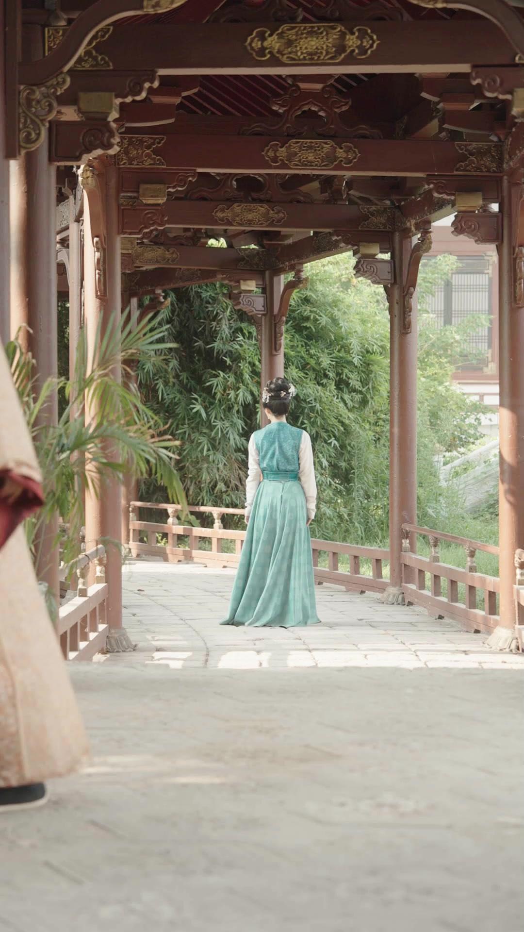 Your Majesty… I’m Just a Courtesan!